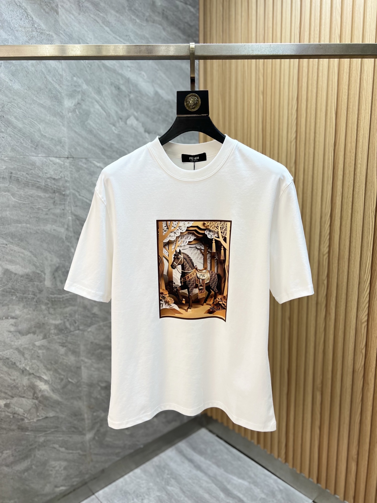 NO:913709,Fendi/Fendi 2026 spring and summer new products, complete with three labels, mercerized cotton round neck short-sleeved T-shirt, good product without too much introduction, look at the details, counter size M-XXXL 175/140, recommended L,,,fendi,fendi,T-shirt,tees,t-shirt,19860909Fendi/芬迪 2026年春夏新品上新 三标齐全 丝光棉圆领短袖T恤 好货不用过多介绍 看细节 专柜码数M-XXXL 175/140建议L,,,fendi,fendi,T-shirt,tees，t-shirt,,Men's clothing