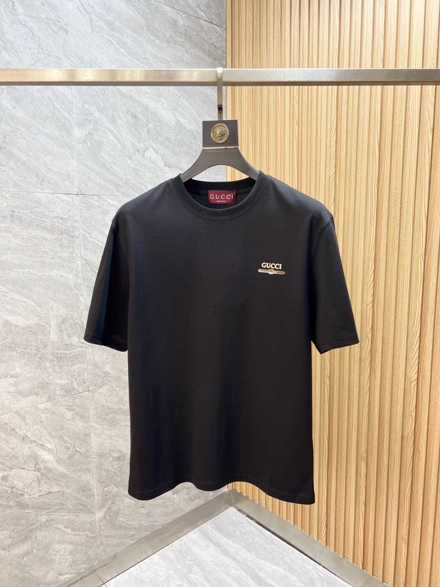 NO:835311,Gucci/Gucci 2026 spring and summer new products, complete with three labels, mercerized cotton round neck short-sleeved T-shirt, good product without too much introduction, look at the details, counter size M-XXXL / recommended L,,,gucci,T-shirt,tees,t-shirt,19860909Gucci/古奇 2026年春夏新品上新 三标齐全 丝光棉圆领短袖T恤 好货不用过多介绍 看细节 专柜码数M-XXXL /建议L,,,gucci,T-shirt,tees，t-shirt,,Men's clothing