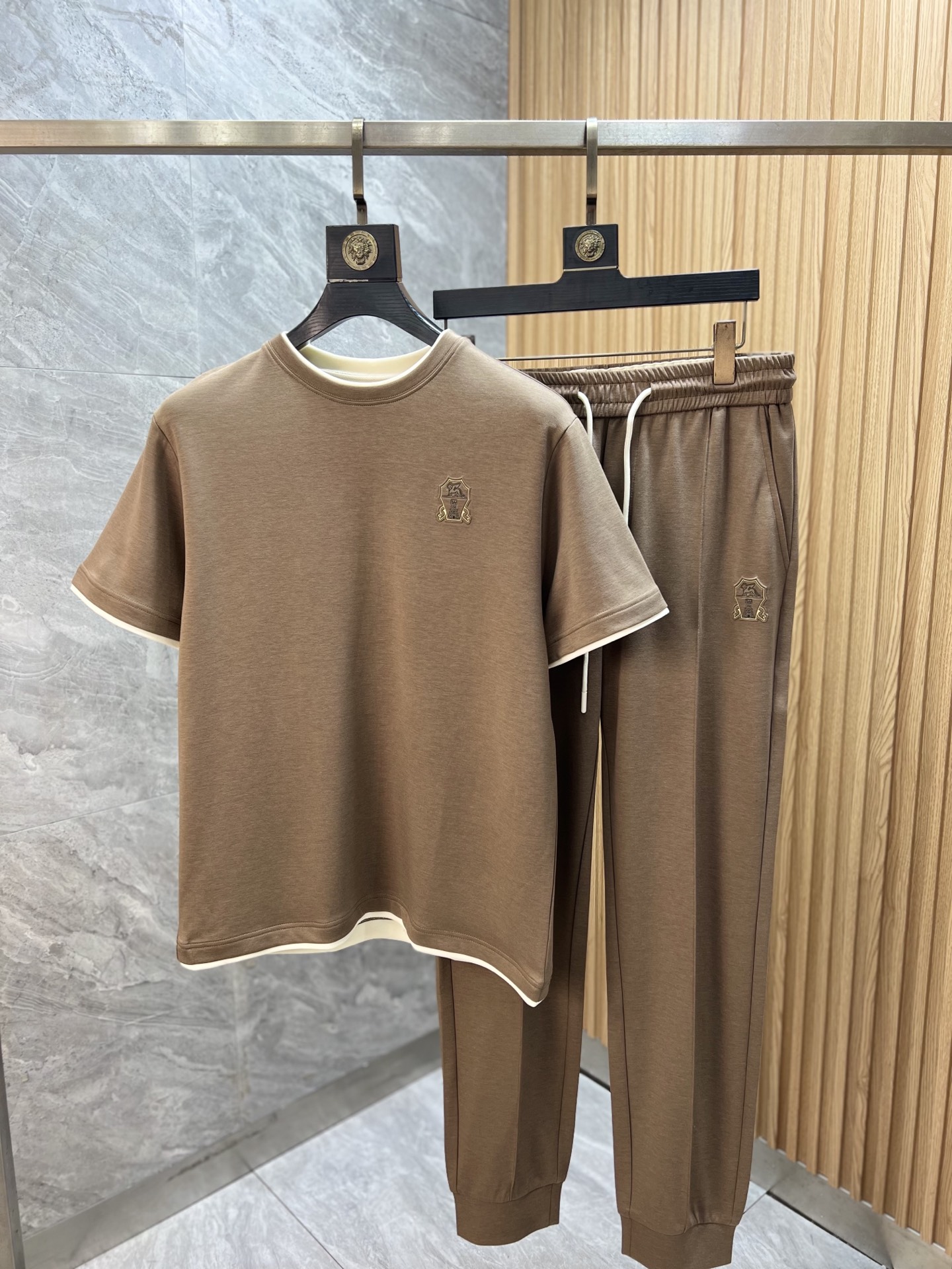 NO:835284,BC 2026 spring and summer new products, complete with three standards, fashionable casual suits, good products, no need to introduce too much, look at the details, counter size M-XXXXL / recommended L,,19860909BC 2026春夏新品 三标齐全 时尚休闲套装 好货不用过多介绍 看细节 专柜码数 M-XXXXL /建议L,,,Men's clothing