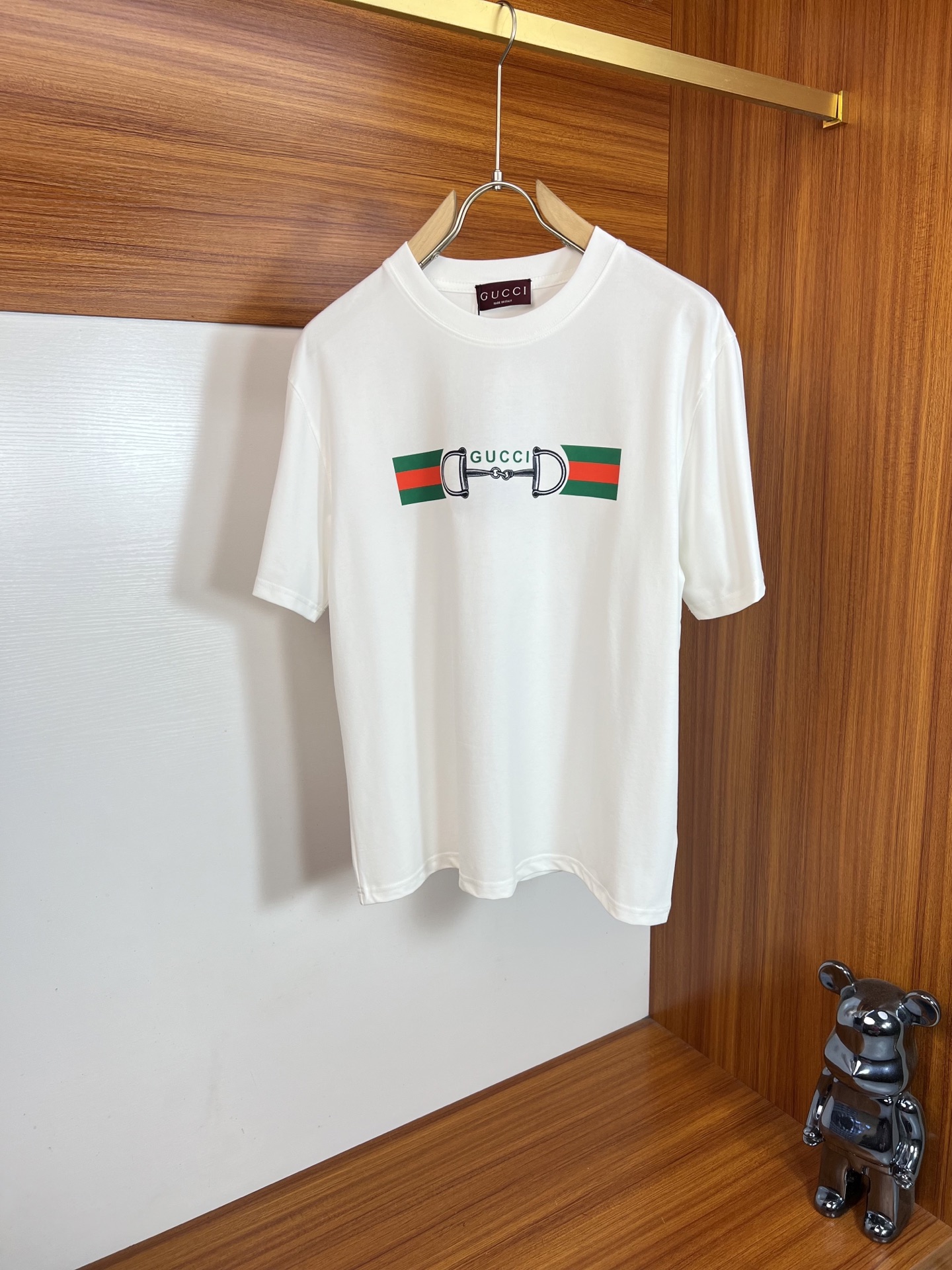 NO:916539,Gucci/Gucci 2026 spring and summer new products, complete with three labels, pure cotton round neck short-sleeved T-shirt, good product, no need to introduce too much, look at the details, counter size M-XXXL 175/140, recommended L,, gucci, T-shirt, tees, t-shirt,19860909Gucci/古奇 2026年春夏新品上新 三标齐全 纯棉圆领短袖T恤 好货不用过多介绍 看细节 专柜码数M-XXXL 175/140建议L,,gucci,T-shirt,tees，t-shirt,,Men's clothing