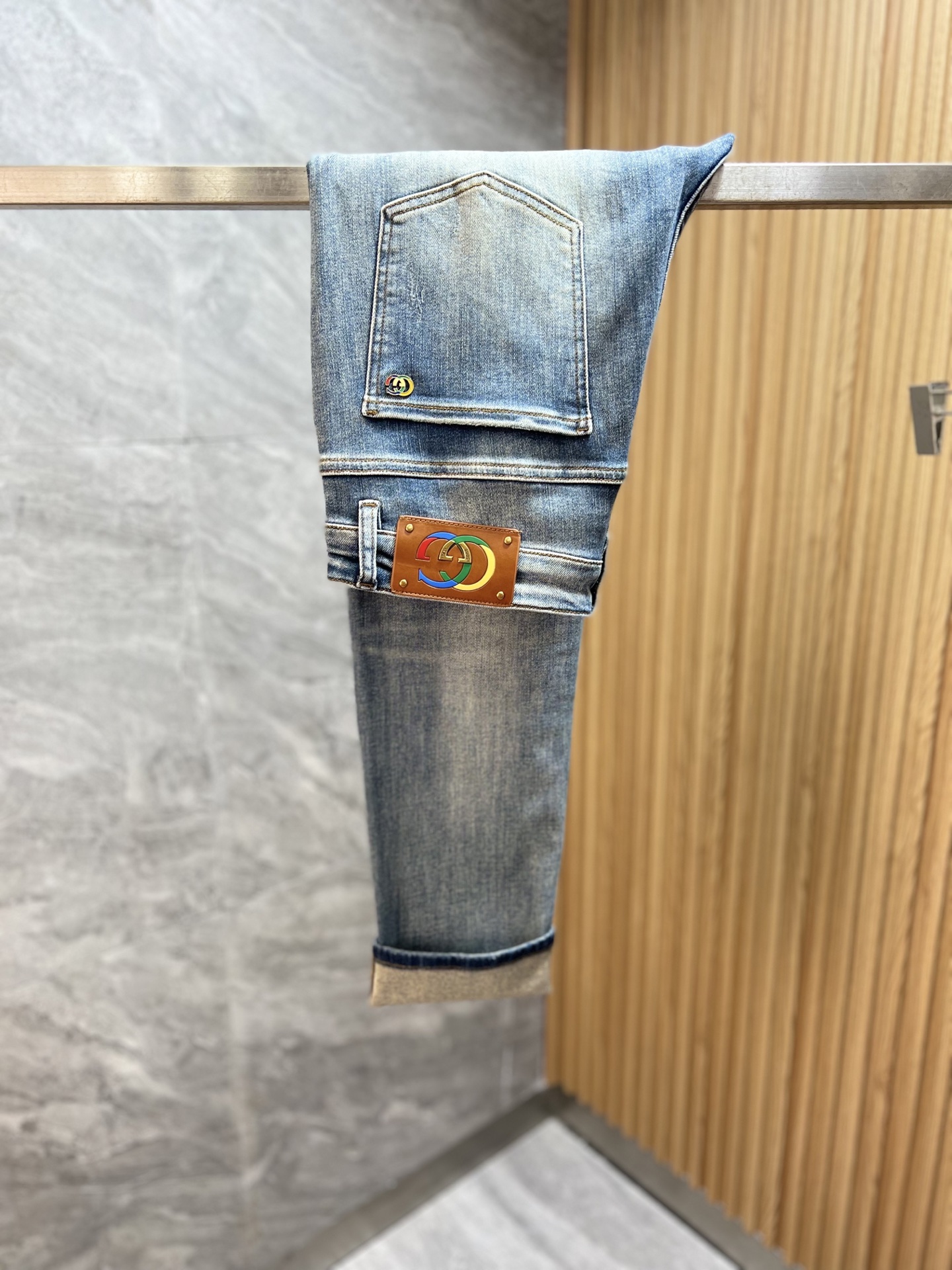 NO:836410,Gucci/Gucci 2026 spring and summer new products, complete with three labels, jeans, good products, no need to introduce too much, look at the details, counter size 29-38 / upper body size 32,, gucci, jeans,19860909Gucci/古奇 2026春夏新品 三标齐全 牛仔裤 好货不用过多介绍 看细节 专柜码数29-38 /上身32码,,gucci,jeans,,Men's clothing
