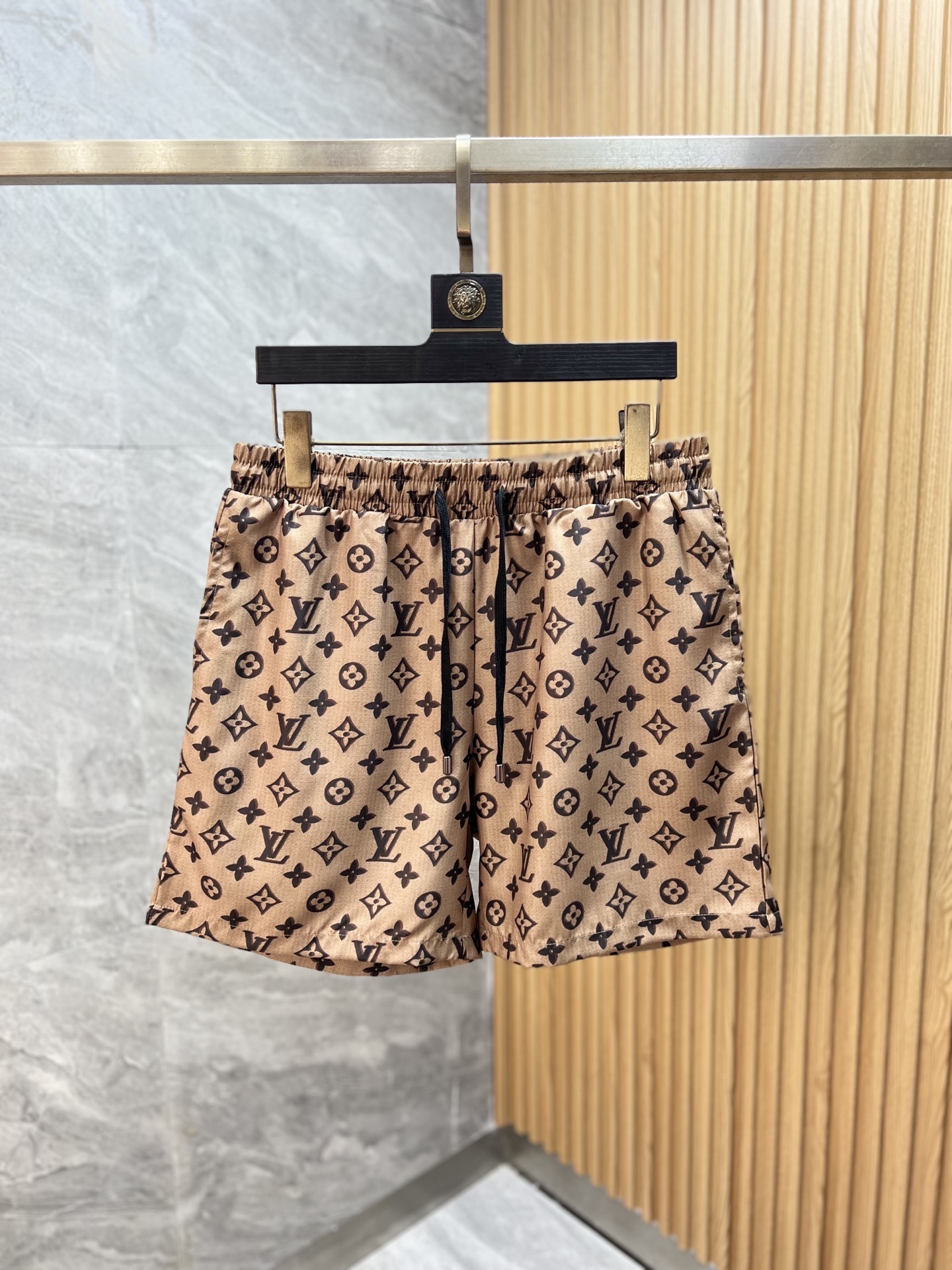 NO:835296,LV/Louis Vuitton 2026 spring and summer new products, complete with three labels, beach shorts and shorts. Good products need no introduction. Look at the details. Counter size M-XXXL,, louis vuitton, louis vuitton, shorts,19860909LV/路易威登 2026春夏新品上新 三标齐全 沙滩裤 短裤 好货不用过多介绍 看细节 专柜码数M-XXXL,,louis vuitton,louis vuitton,shorts,,Men's clothing