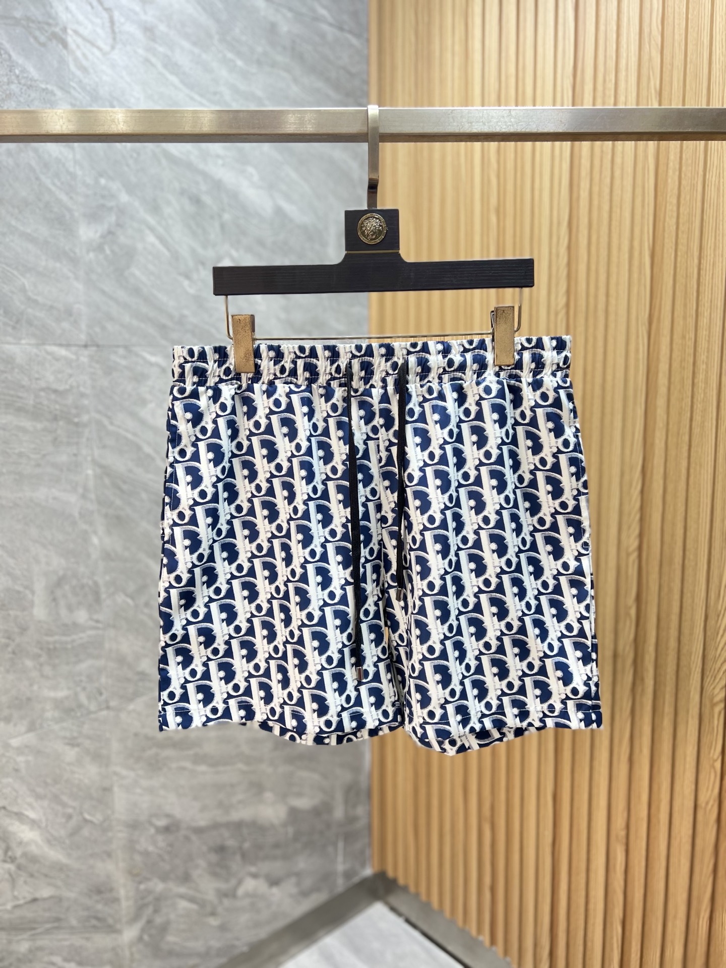 NO:835308,Dior/Dior 2026 spring and summer new products are available, complete with three labels: beach pants and shorts. Good products need no introduction. Look at the details. Counter size M-XXXL, dior, dior, shorts,19860909Dior/迪奥 2026春夏新品上新 三标齐全 沙滩裤 短裤 好货不用过多介绍 看细节 专柜码数M-XXXL,,dior,dior,shorts,,Men's clothing