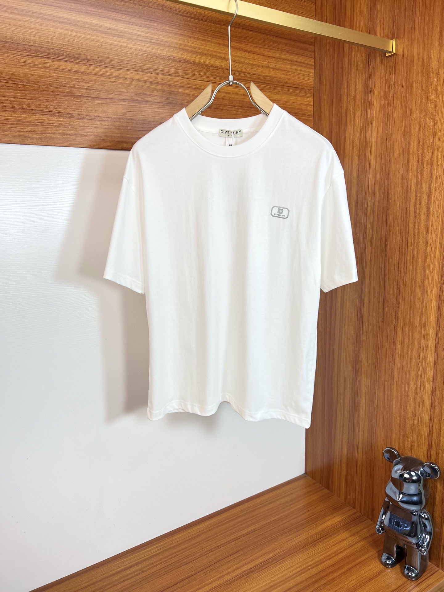 NO:836424,give/Givenchy 2026 spring and summer new products, complete with three standards, pure cotton round neck short-sleeved T-shirt, good product does not need to be introduced too much, look at the details, counter size M-XXXL / recommended L,,givenchy,givenchy,T-shirt,tees,t-shirt,19860909give/纪梵希 2026年春夏新品上新 三标齐全 纯棉圆领短袖T恤 好货不用过多介绍 看细节 专柜码数M-XXXL /建议L,,givenchy,givenchy,T-shirt,tees，t-shirt,,Men's clothing
