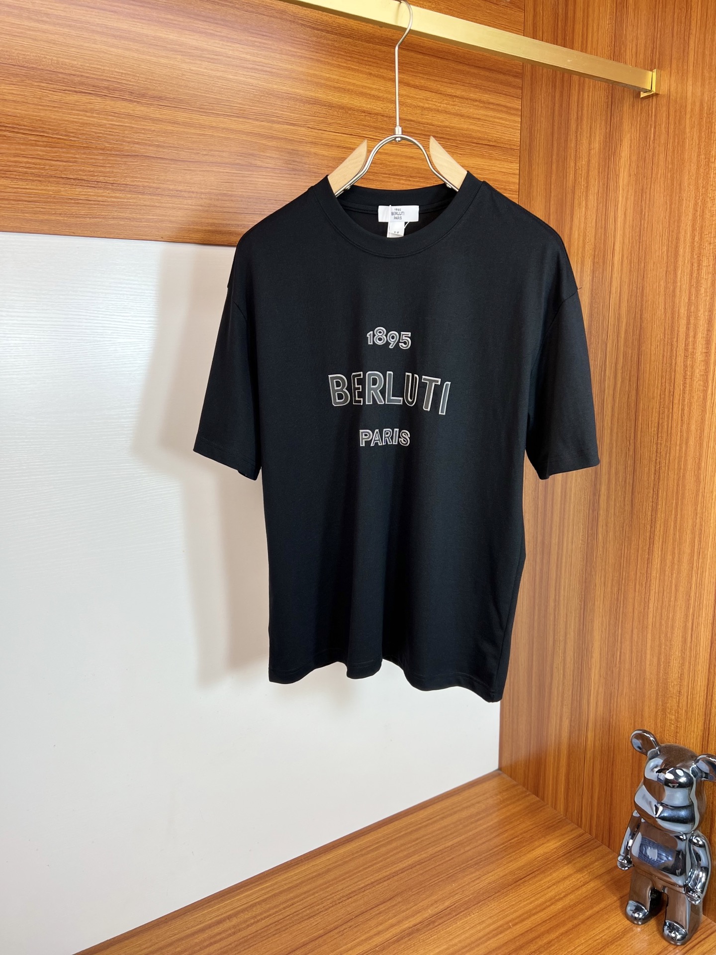 NO:836430,BERLUTI/Bruti 2026 spring and summer new products, complete with three labels, pure cotton round neck short-sleeved T-shirt, good product, no need to introduce too much, look at the details, counter size M-XXXL / recommended L,, T-shirt, tees, t-shirt,19860909BERLUTI/布鲁提 2026年春夏新品上新 三标齐全 纯棉圆领短袖T恤 好货不用过多介绍 看细节 专柜码数M-XXXL /建议L,,T-shirt,tees，t-shirt,,Men's clothing