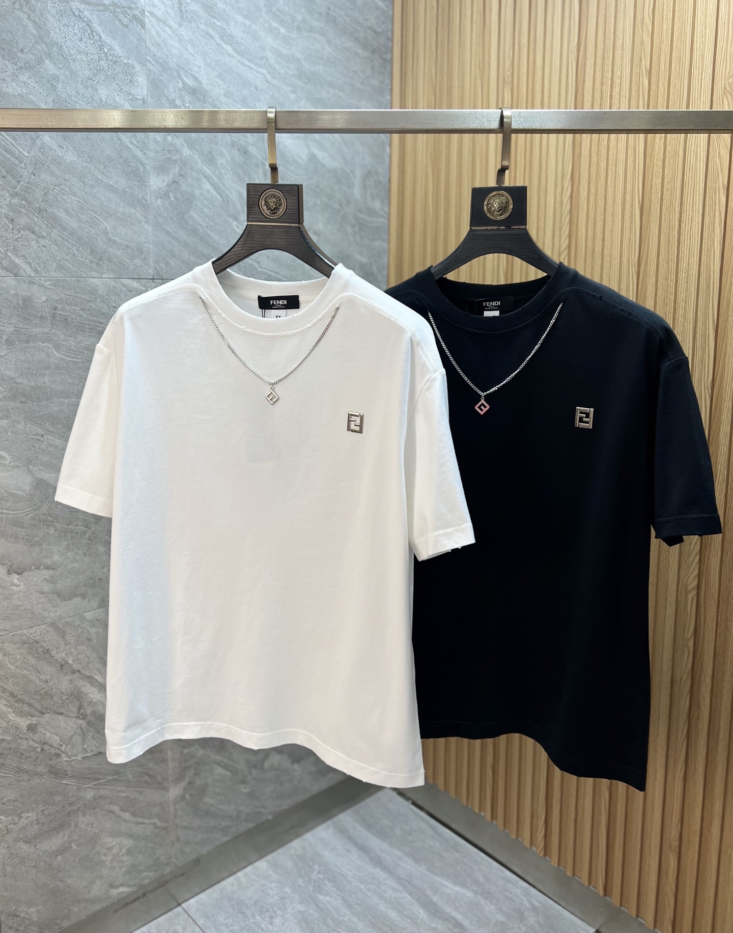 NO:746264,Fendi/Fendi 2026 spring and summer new products, complete with three labels, pure cotton round neck short-sleeved T-shirt, good product without too much introduction, look at the details, counter size M-XXXL / recommended L,, fendi, fendi, T-shirt, tees, t-shirt,19860909Fendi/芬迪 2026年春夏新品上新 三标齐全 纯棉圆领短袖T恤 好货不用过多介绍 看细节 专柜码数M-XXXL /建议L,,fendi,fendi,T-shirt,tees，t-shirt,,Men's clothing