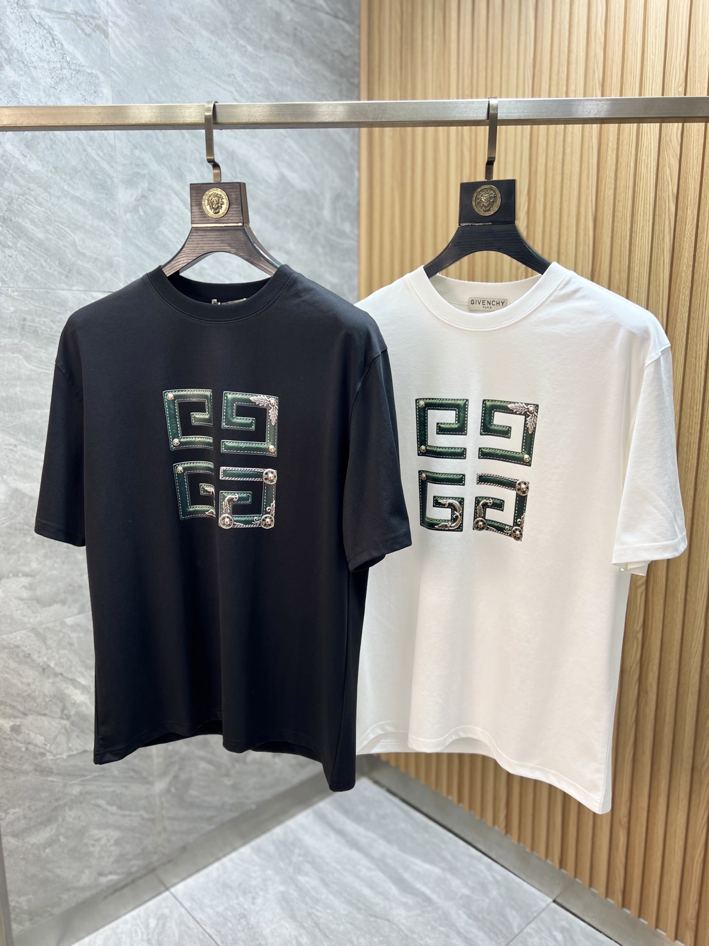 NO:746278,give/Givenchy 2026 spring and summer new products, complete with three labels, mercerized cotton round neck short-sleeved T-shirt, good product without too much introduction, look at the details, counter size M-XXXL 175/140, recommended L,,givenchy,givenchy,T-shirt,tees,t-shirt,19860909give/纪梵希 2026年春夏新品上新 三标齐全 丝光棉圆领短袖T恤 好货不用过多介绍 看细节 专柜码数M-XXXL 175/140建议L,,givenchy,givenchy,T-shirt,tees，t-shirt,,Men's clothing