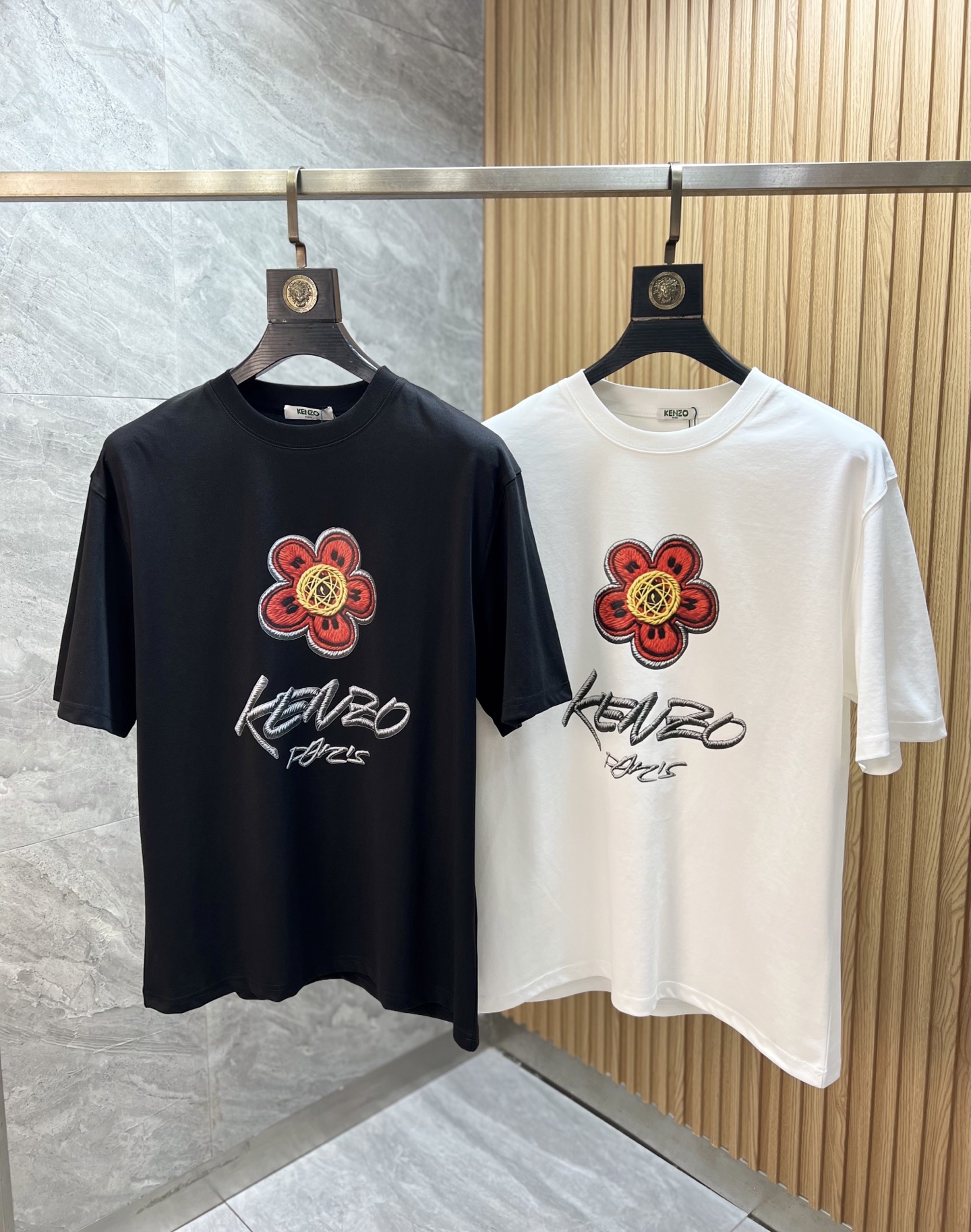 NO:746283,Kenzo 2026 spring and summer new products, complete with three standards, mercerized cotton round neck short-sleeved T-shirt, good product, no need to introduce too much, look at the details, counter size M-XXXL 175/140, recommended L,, T-shirt, tees, t-shirt,19860909Kenzo 2026年春夏新品上新 三标齐全 丝光棉圆领短袖T恤 好货不用过多介绍 看细节 专柜码数M-XXXL 175/140建议L,,T-shirt,tees，t-shirt,,Men's clothing