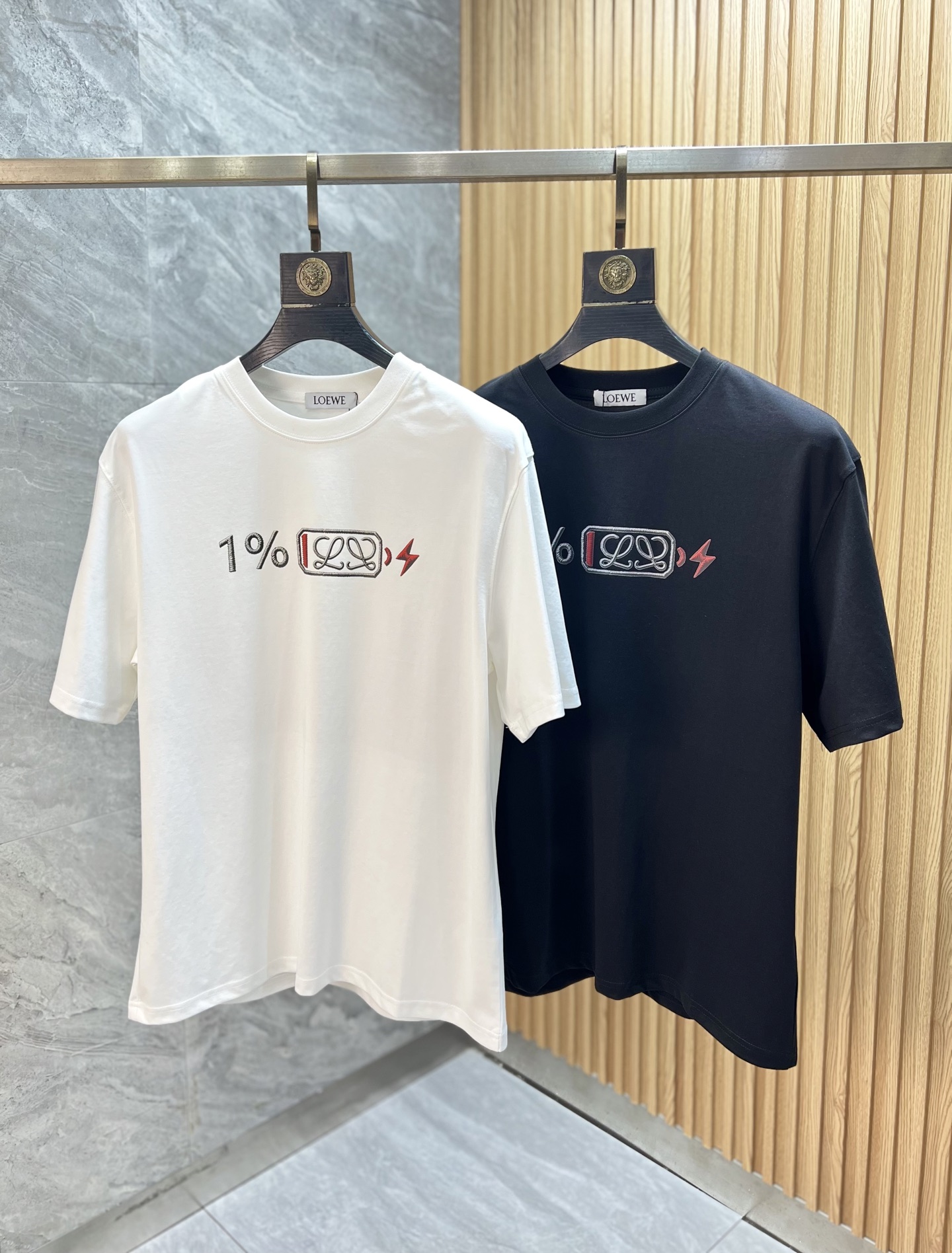 NO:746285,Loewe/Luo Yiwei 2026 spring and summer new products, complete with three labels, mercerized cotton round neck short-sleeved T-shirt, good product does not need to be introduced too much, look at the details, counter size M-XXXL 175/140, recommended L,, loewe, loewe, T-shirt, tees, t-shirt,19860909Loewe/罗意威 2026年春夏新品上新 三标齐全 丝光棉圆领短袖T恤 好货不用过多介绍 看细节 专柜码数M-XXXL 175/140建议L,,loewe,loewe,T-shirt,tees，t-shirt,,Men's clothing