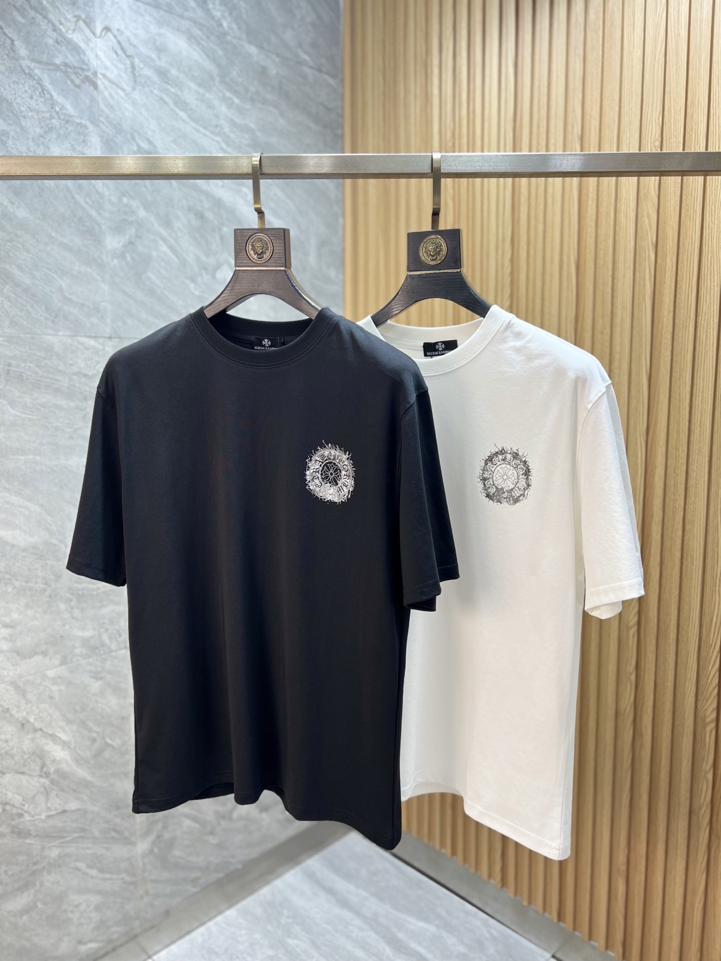 NO:746287,ch/Chrome Heart 2026 spring and summer new products, complete with three labels, mercerized cotton round neck short-sleeved T-shirt, good product without too much introduction, look at the details, counter size M-XXXL 175/140, recommended L,, chrome hearts, T-shirt, tees, t-shirt,19860909ch/克罗心 2026年春夏新品上新 三标齐全 丝光棉圆领短袖T恤 好货不用过多介绍 看细节 专柜码数M-XXXL 175/140建议L,,chrome hearts,T-shirt,tees，t-shirt,,Men's clothing