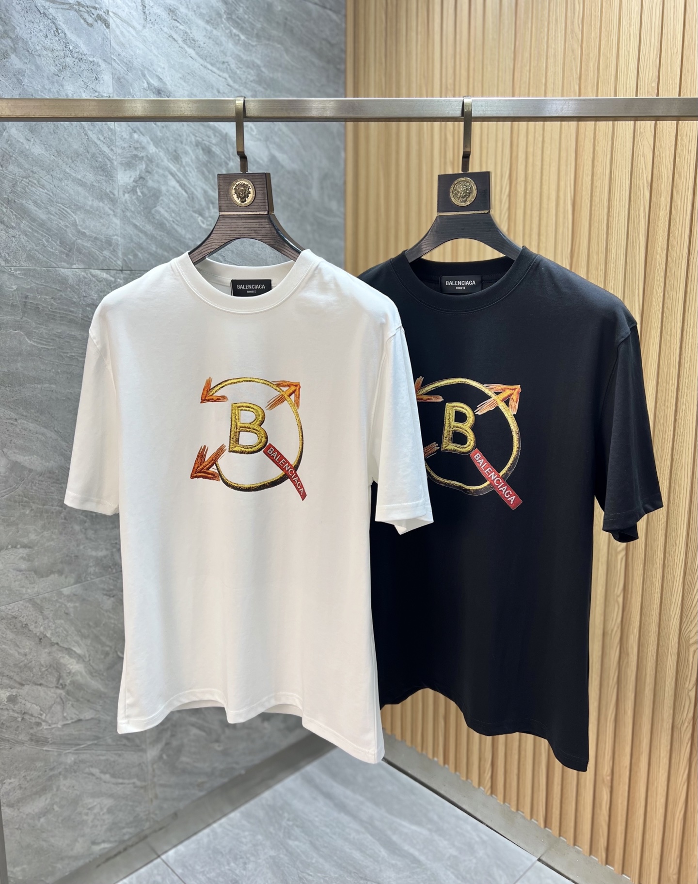 NO:746315,Balenciaga/Balenciaga 2026 spring and summer new products, complete with three labels, mercerized cotton round neck short-sleeved T-shirt, good product without too much introduction, look at the details, counter size M-XXXL 175/140, recommended L,, balenciaga, balenciaga, T-shirt, tees, t-shirt,19860909Balenciaga/巴黎世家 2026年春夏新品上新 三标齐全 丝光棉圆领短袖T恤 好货不用过多介绍 看细节 专柜码数M-XXXL 175/140建议L,,balenciaga,balenciaga,T-shirt,tees，t-shirt,,Men's clothing