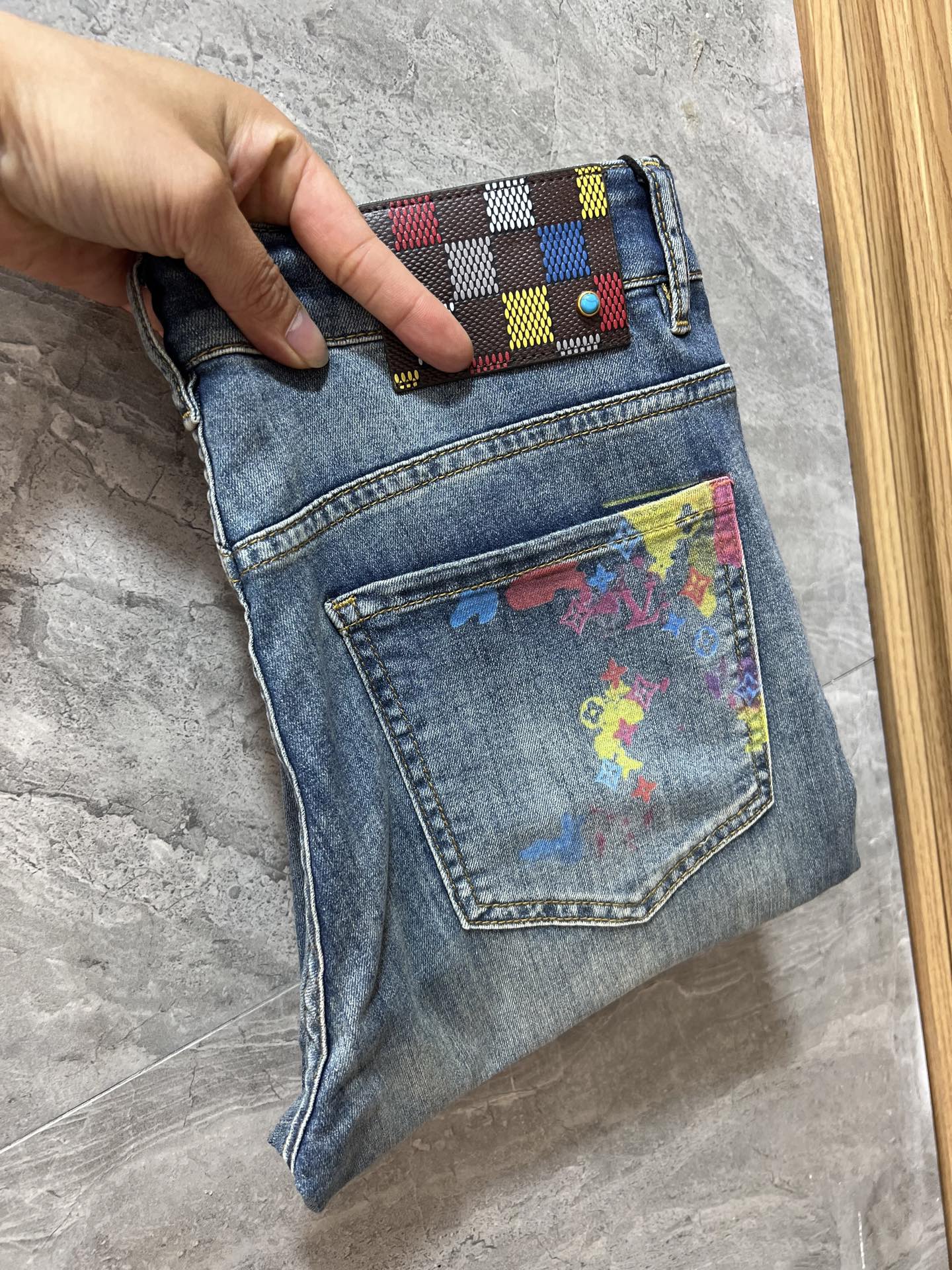 NO:871086,LV/Louis Vuitton 2026 spring and summer new products, complete with three labels, jeans, good products, no need to introduce too much, look at the details, counter size 29-38, 175/140 upper body size 32,, louis vuitton, louis vuitton, jeans,19860909LV/路易威登 2026春夏新品 三标齐全 牛仔裤 好货不用过多介绍 看细节 专柜码数29-38 175/140上身32码,,louis vuitton,louis vuitton,jeans,,Men's clothing