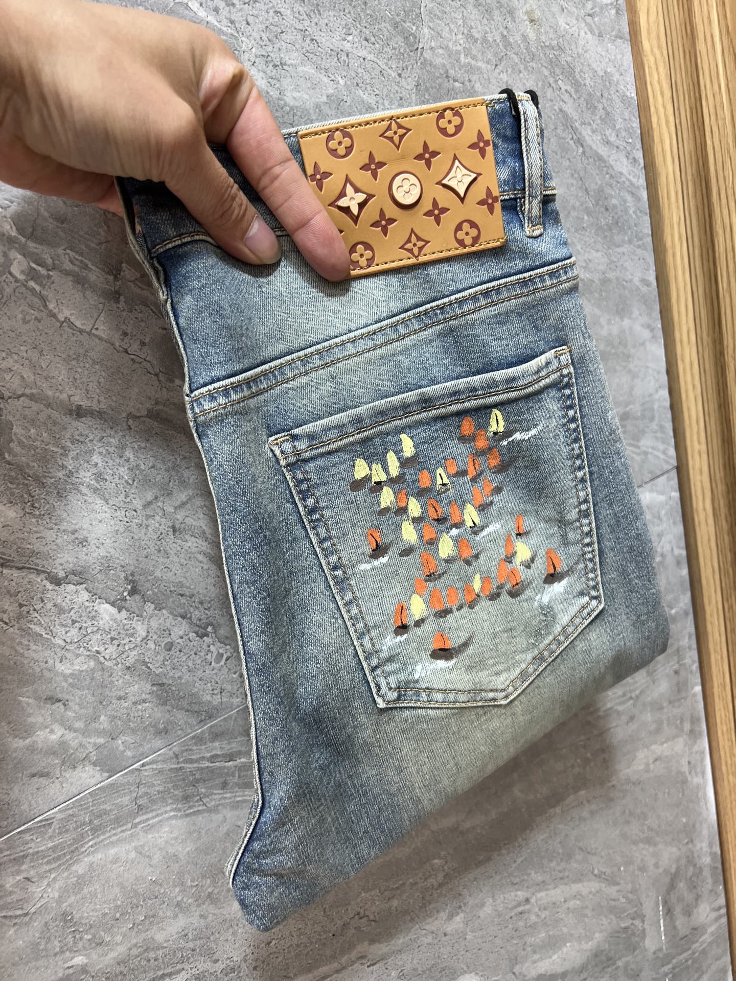 NO:840284,LV/Louis Vuitton 2026 spring and summer new products, complete with three labels, jeans, good products, no need to introduce too much, look at the details, counter size 29-38 / upper body size 32,, louis vuitton, louis vuitton, jeans,19860909LV/路易威登 2026春夏新品 三标齐全 牛仔裤 好货不用过多介绍 看细节 专柜码数29-38 /上身32码,,louis vuitton,louis vuitton,jeans,,Men's clothing