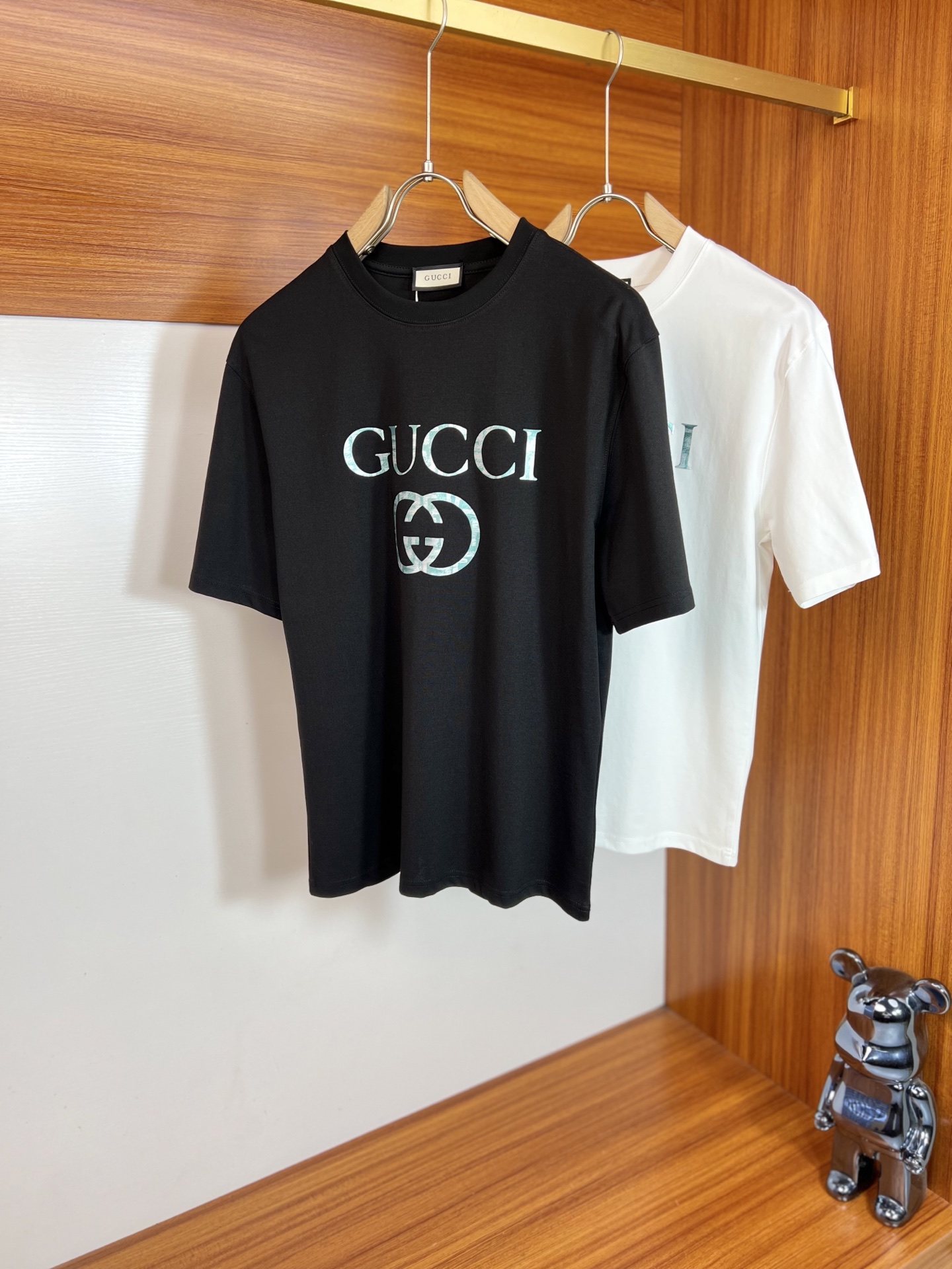 NO:840313,Gucci/Gucci 2026 spring and summer new products, complete with three labels, mercerized cotton round neck short-sleeved T-shirt, good product does not need to be introduced too much, look at the details, counter size M-XXXL / recommended L,, gucci, T-shirt, tees, t-shirt,19860909Gucci/古奇 2026年春夏新品上新 三标齐全 丝光棉圆领短袖T恤 好货不用过多介绍 看细节 专柜码数M-XXXL /建议L,,gucci,T-shirt,tees，t-shirt,,Men's clothing