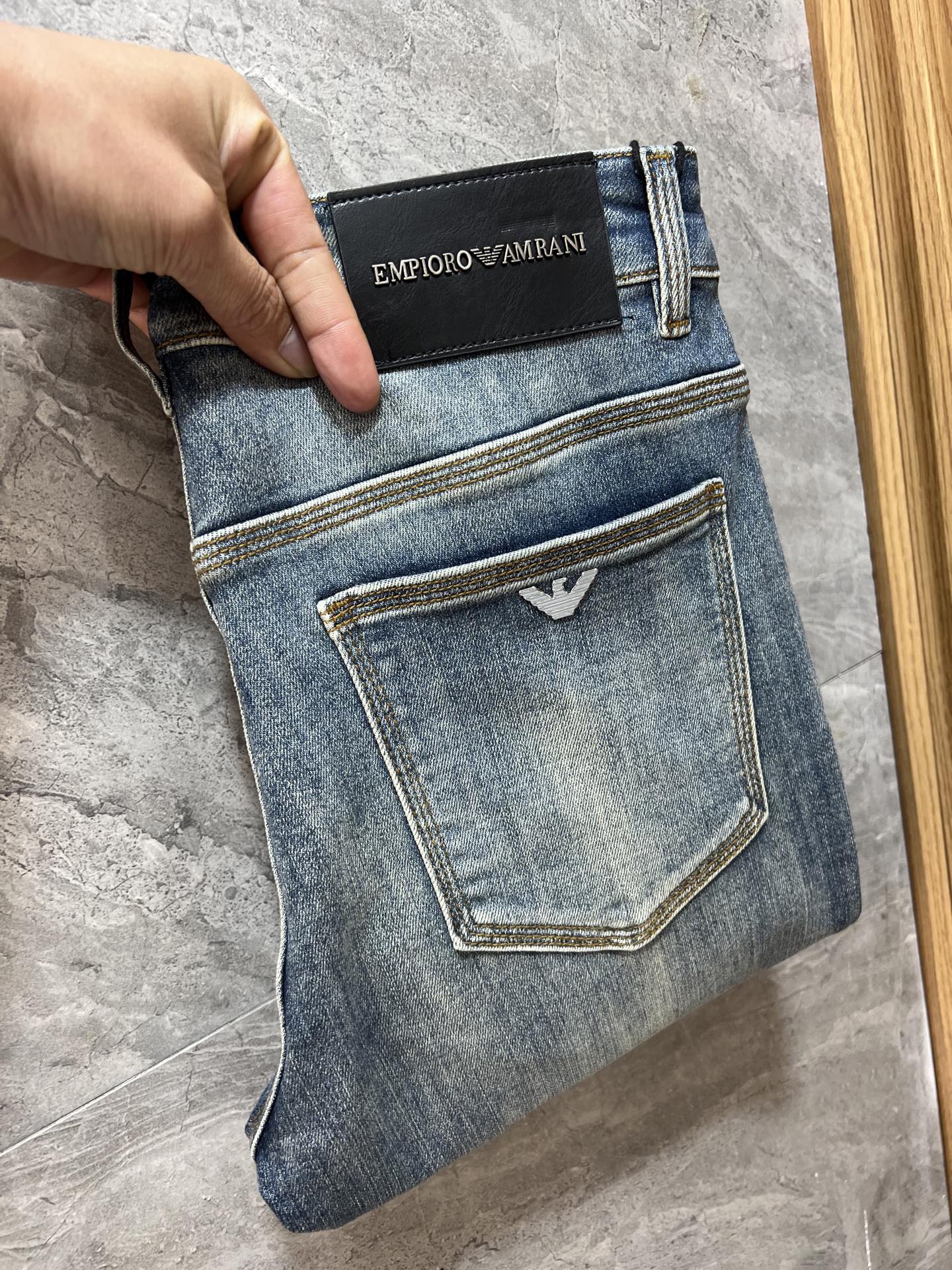 NO:757265,Armani/Armani 2026 spring and summer new products, complete with three labels, jeans, good products, no need to introduce too much, look at the details, counter size 29-38 / upper body size 32, armani, armani, jeans,19860909Armani/阿玛尼 2026春夏新品 三标齐全 牛仔裤 好货不用过多介绍 看细节 专柜码数29-38 /上身32码,,armani,armani,jeans,,Men's clothing