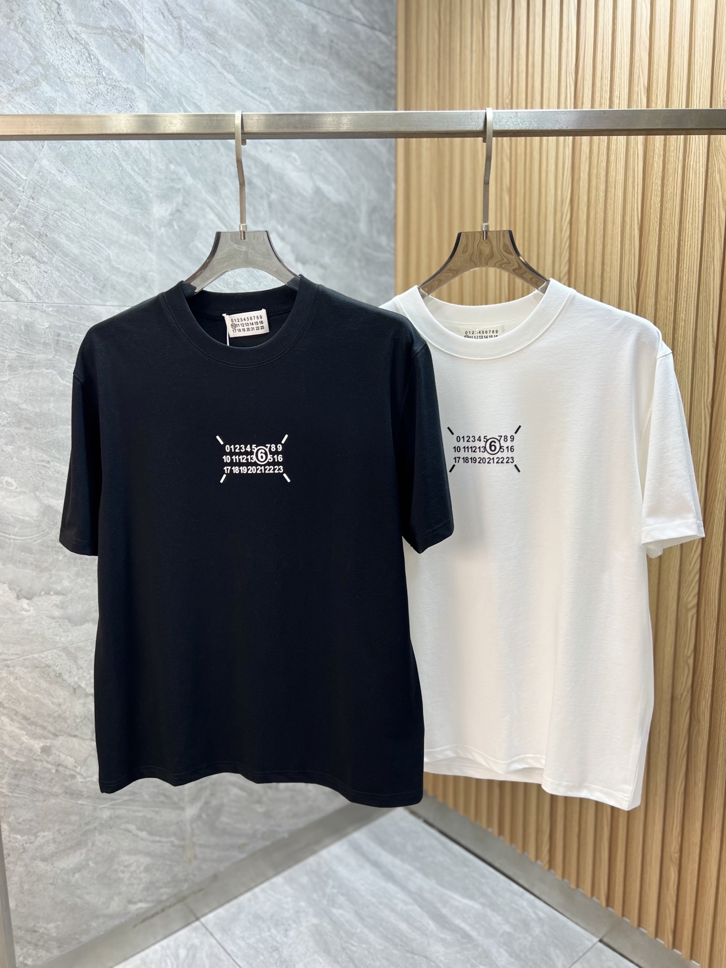 NO:757227,/ Margiela 2026 spring and summer new products, complete with three standards, pure cotton round neck short-sleeved T-shirt, good product, no need to introduce too much, look at the details, counter size M-XXXL / Recommended L, masion margiela, T-shirt, tees, t-shirt,19860909/马吉拉 2026年春夏新品上新 三标齐全 纯棉圆领短袖T恤 好货不用过多介绍 看细节 专柜码数M-XXXL /建议L,,masion margiela,T-shirt,tees，t-shirt,,Men's clothing