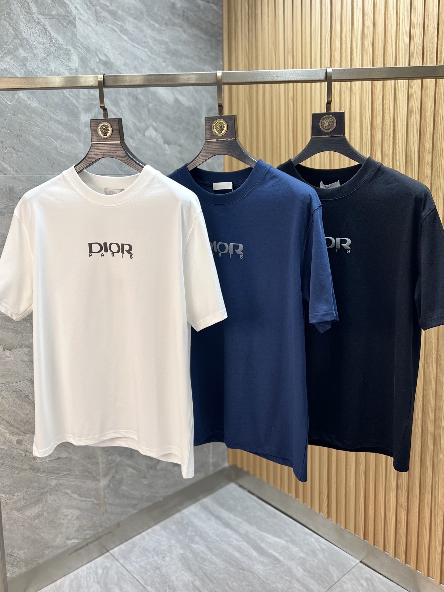 NO:757236,Dior/Dior 2026 spring and summer new products, complete with three labels, pure cotton round neck short-sleeved T-shirt, good product does not need to be introduced too much, look at the details, counter size M-XXXL / recommended L,, dior, dior, T-shirt, tees, t-shirt,19860909Dior/迪奥 2026年春夏新品上新 三标齐全 纯棉圆领短袖T恤 好货不用过多介绍 看细节 专柜码数M-XXXL /建议L,,dior,dior,T-shirt,tees，t-shirt,,Men's clothing