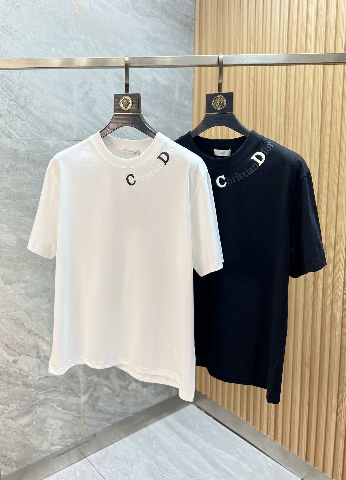 NO:757219,Dior/Dior 2026 spring and summer new products, complete with three labels, pure cotton round neck short-sleeved T-shirt, good product does not need to be introduced too much, look at the details, counter size M-XXXL / recommended L,, dior, dior, T-shirt, tees, t-shirt,19860909Dior/迪奥 2026年春夏新品上新 三标齐全 纯棉圆领短袖T恤 好货不用过多介绍 看细节 专柜码数M-XXXL /建议L,,dior,dior,T-shirt,tees，t-shirt,,Men's clothing