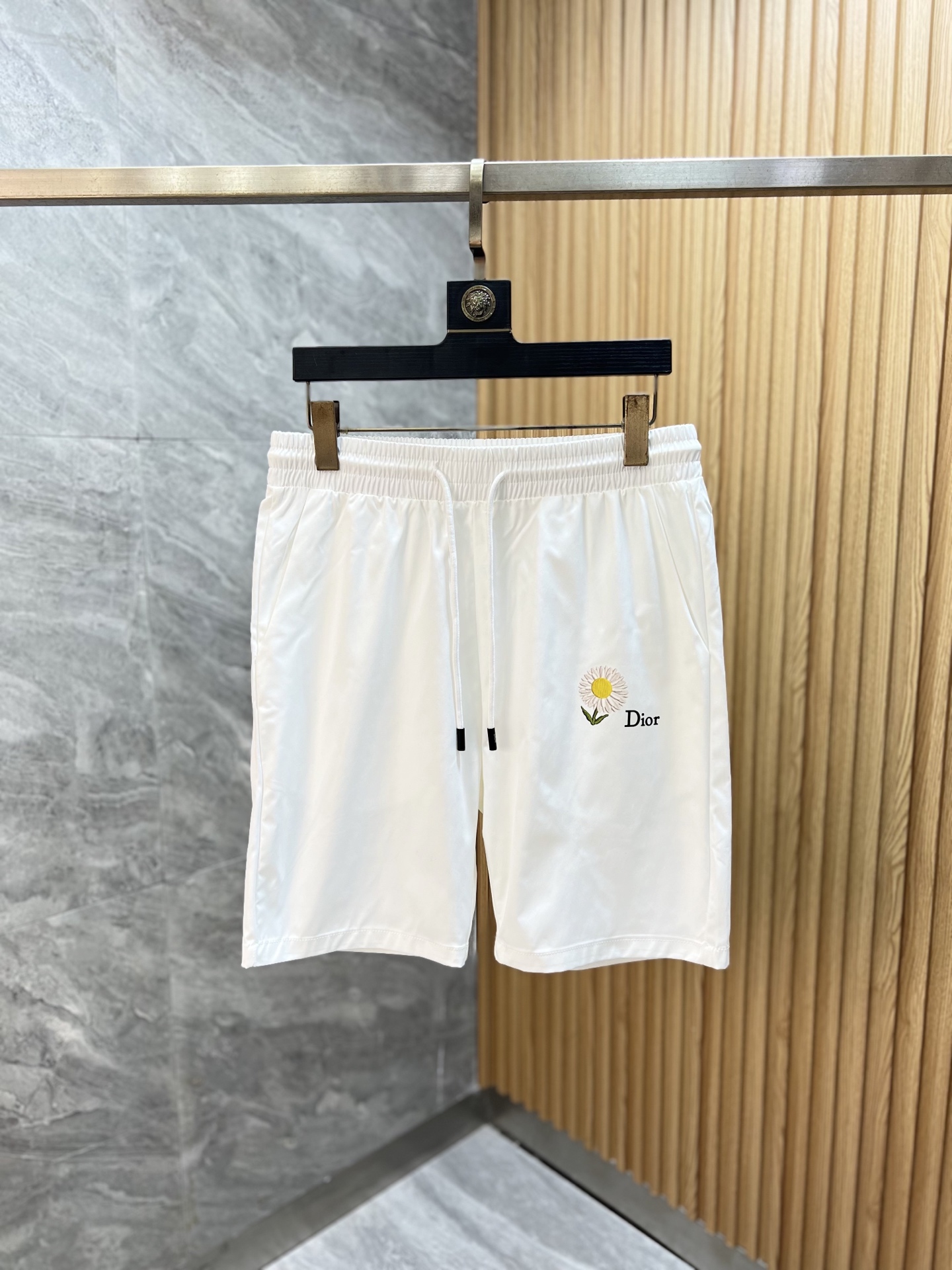 NO:937526,Dior/Dior 2026 spring and summer new products, complete with three labels, shorts, good products, no need to introduce too much, look at the details, counter size M-XXXL, slim fit,, dior, dior, shorts,19860909Dior/迪奥 2026春夏新品上新 三标齐全 短裤 好货不用过多介绍 看细节 专柜码数M-XXXL 修身版型,,dior,dior,shorts,,Men's clothing