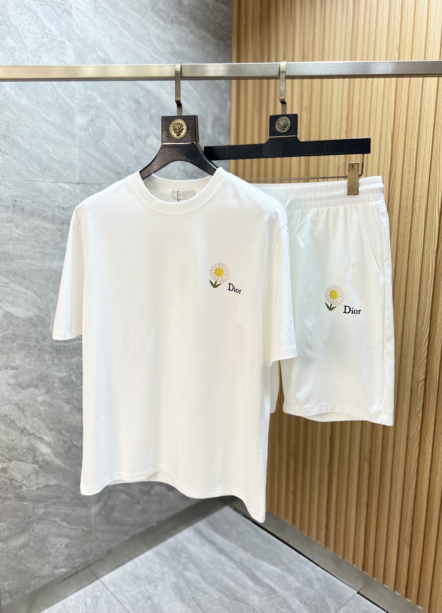 NO:937529,Tops and pants Dior/Dior 2026 spring and summer new products, complete with three labels, good products need no introduction, look at the details, counter size M-XXXL, slim fit,, dior, dior,19860909上衣 裤子Dior/迪奥 2026春夏新品上新 三标齐全 好货不用过多介绍 看细节 专柜码数M-XXXL 修身版型,,dior,dior,,Men's clothing
