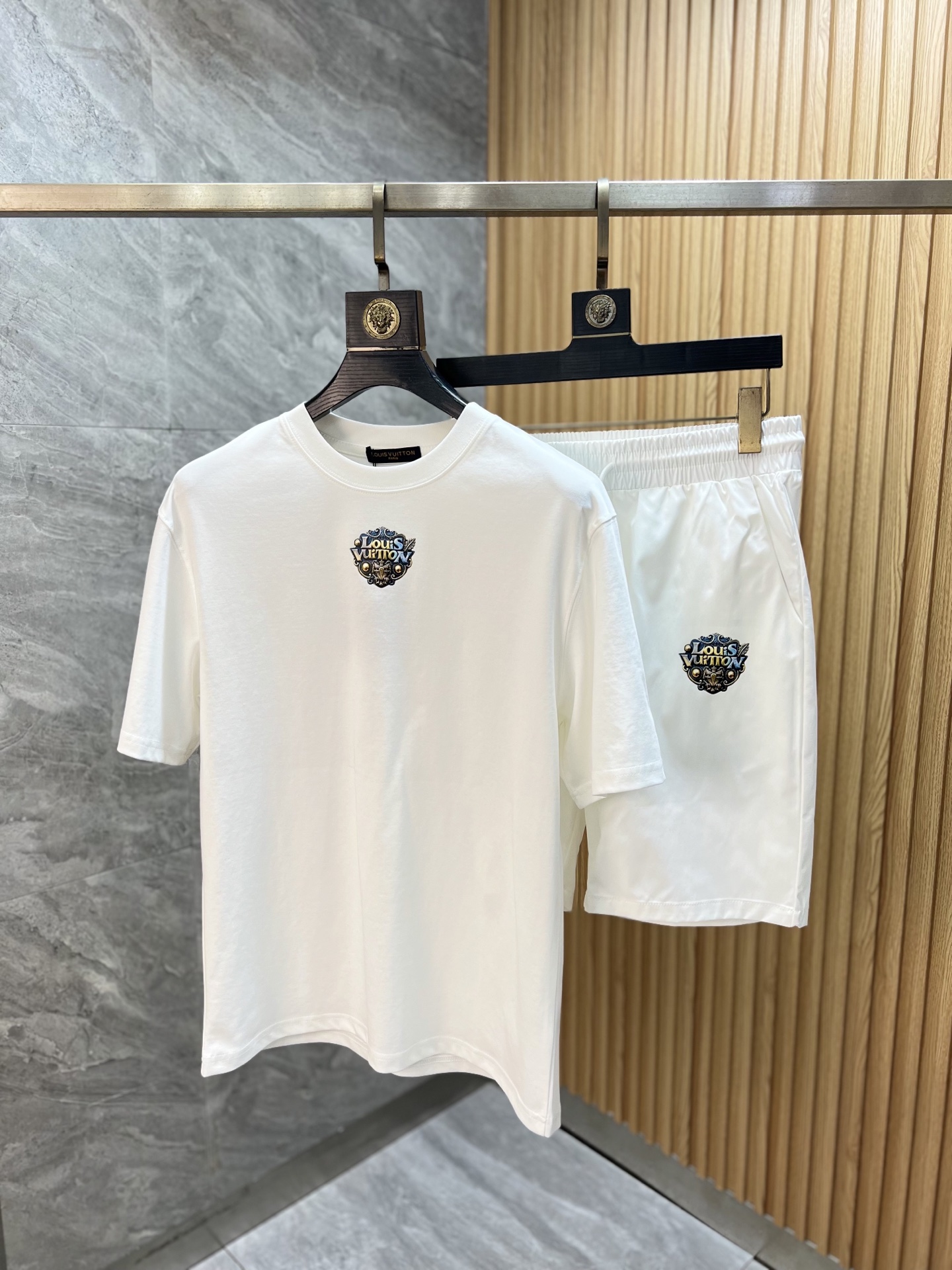 NO:937549,Tops, pants, LV/Louis Vuitton 2026 spring and summer new products, complete with three labels, good products need no introduction, look at the details, counter size M-XXXL, slim fit,, louis vuitton, louis vuitton,19860909上衣 裤子LV/路易威登 2026春夏新品上新 三标齐全 好货不用过多介绍 看细节 专柜码数M-XXXL 修身版型,,louis vuitton,louis vuitton,,Men's clothing