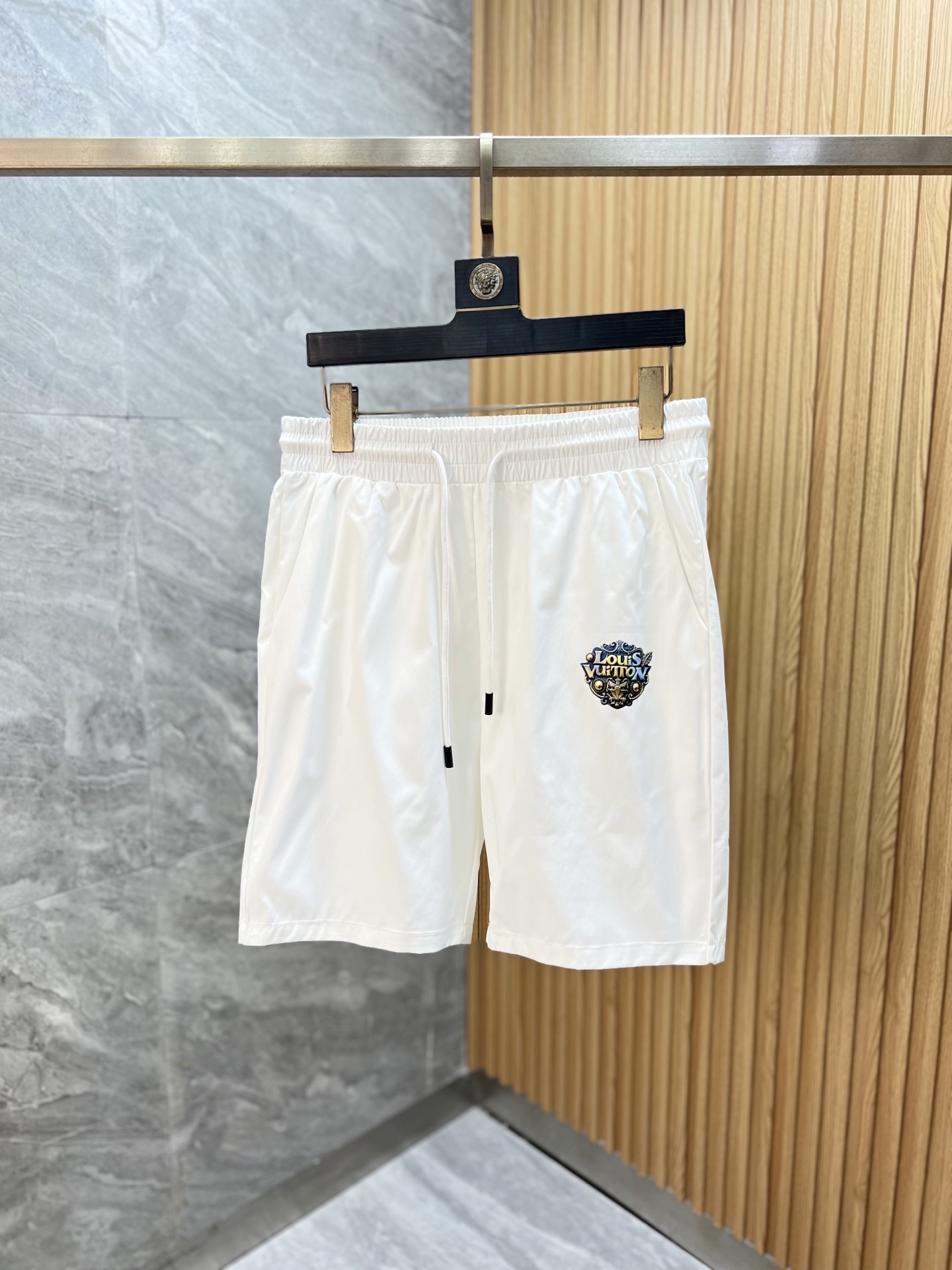 NO:937547,LV/Louis Vuitton 2026 spring and summer new products, complete with three labels, shorts, good products, no need to introduce too much, look at the details, counter size M-XXXL, slim fit,, louis vuitton, louis vuitton, shorts,19860909LV/路易威登 2026春夏新品上新 三标齐全 短裤 好货不用过多介绍 看细节 专柜码数M-XXXL 修身版型,,louis vuitton,louis vuitton,shorts,,Men's clothing