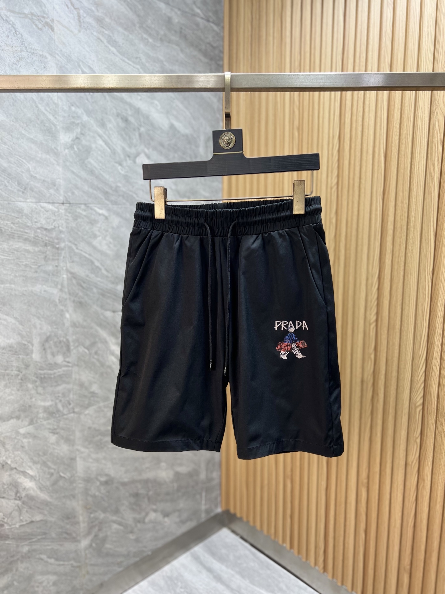 NO:937542,Prada/Prada 2026 new spring and summer new products, complete with three labels, shorts, good products, no need to introduce too much, look at the details, counter size M-XXXL, slim fit,, prada, prada, shorts,19860909Prada/普拉达 2026春夏新品上新 三标齐全 短裤 好货不用过多介绍 看细节 专柜码数M-XXXL 修身版型,,prada,prada,shorts,,Men's clothing