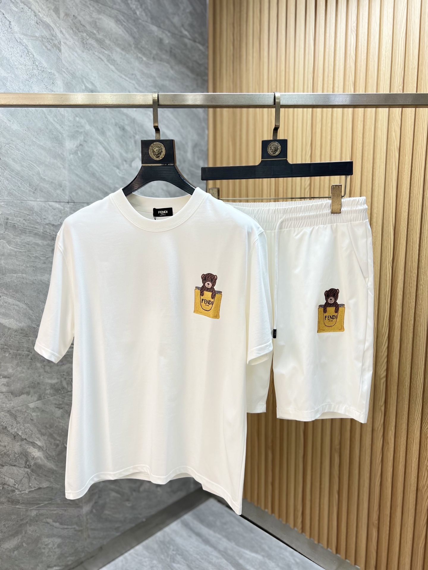 NO:773861,Tops, pants, Fendi/Fendi 2026 spring and summer new products, complete with three labels, no need to introduce too much for good products, look at the details, counter size M-XXXL, slim fit,,fendi,fendi,19860909上衣 裤子Fendi/芬迪 2026春夏新品上新 三标齐全 好货不用过多介绍 看细节 专柜码数M-XXXL 修身版型,,fendi,fendi,,Men's clothing