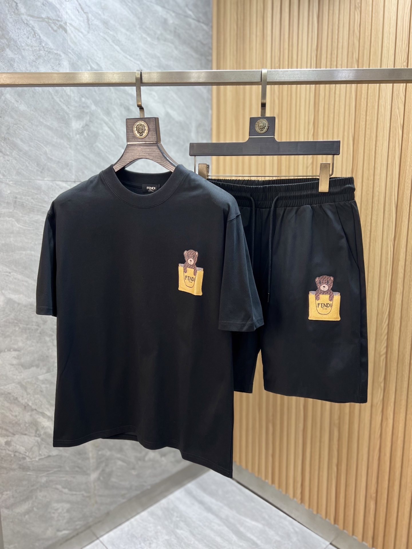 NO:773867,Tops, pants, Fendi/Fendi 2026 spring and summer new products, complete with three labels, no need to introduce too much for good products, look at the details, counter size M-XXXL, slim fit,,fendi,fendi,19860909上衣 裤子Fendi/芬迪 2026春夏新品上新 三标齐全 好货不用过多介绍 看细节 专柜码数M-XXXL 修身版型,,fendi,fendi,,Men's clothing