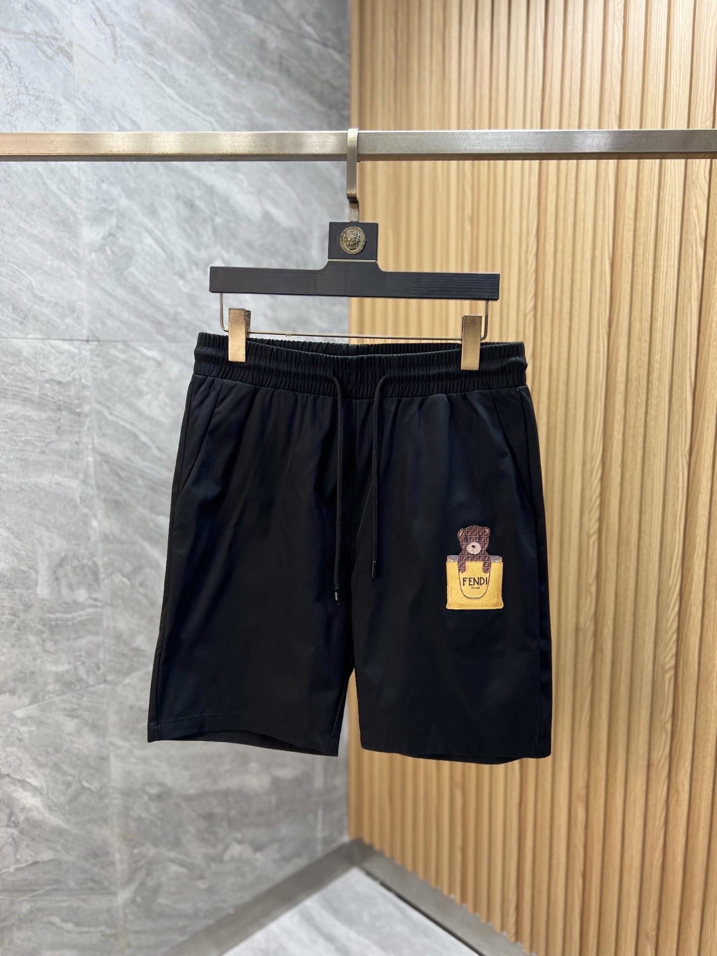 NO:773864,Fendi/Fendi 2026 spring and summer new products, complete with three labels, shorts, good products, no need to introduce too much, look at the details, counter size M-XXXL, slim fit,,fendi,fendi,shorts,19860909Fendi/芬迪 2026春夏新品上新 三标齐全 短裤 好货不用过多介绍 看细节 专柜码数M-XXXL 修身版型,,fendi,fendi,shorts,,Men's clothing