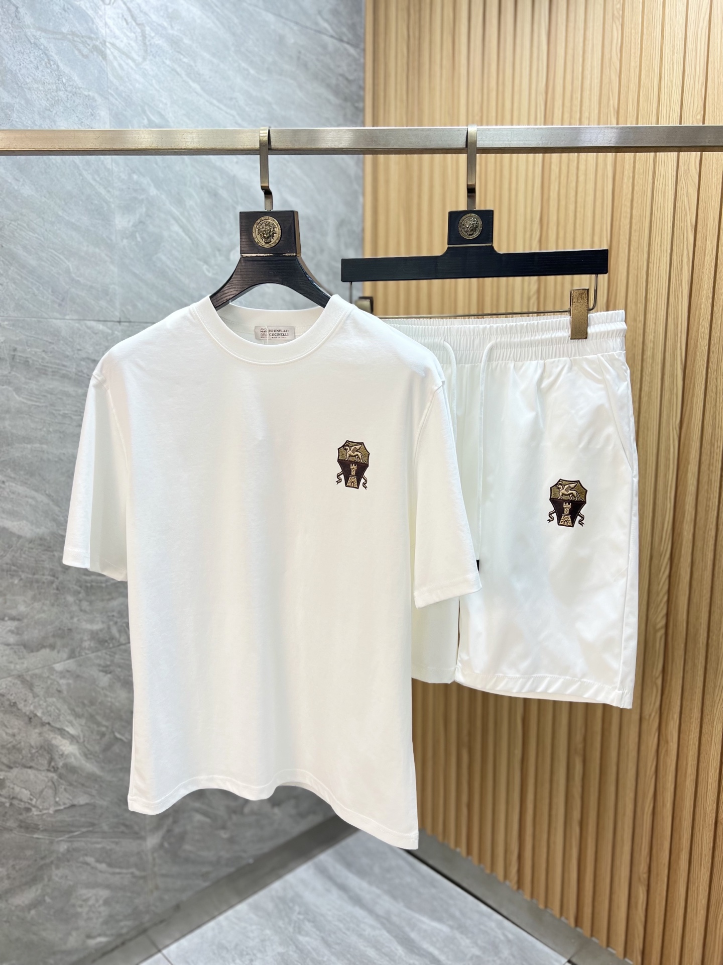 NO:773873,Tops and pants BC 2026 spring and summer new products, complete with three standards, good products without too much introduction, look at the details, counter size M-XXXL, slim fit,,19860909上衣 裤子BC 2026春夏新品上新 三标齐全 好货不用过多介绍 看细节 专柜码数M-XXXL 修身版型,,,Men's clothing