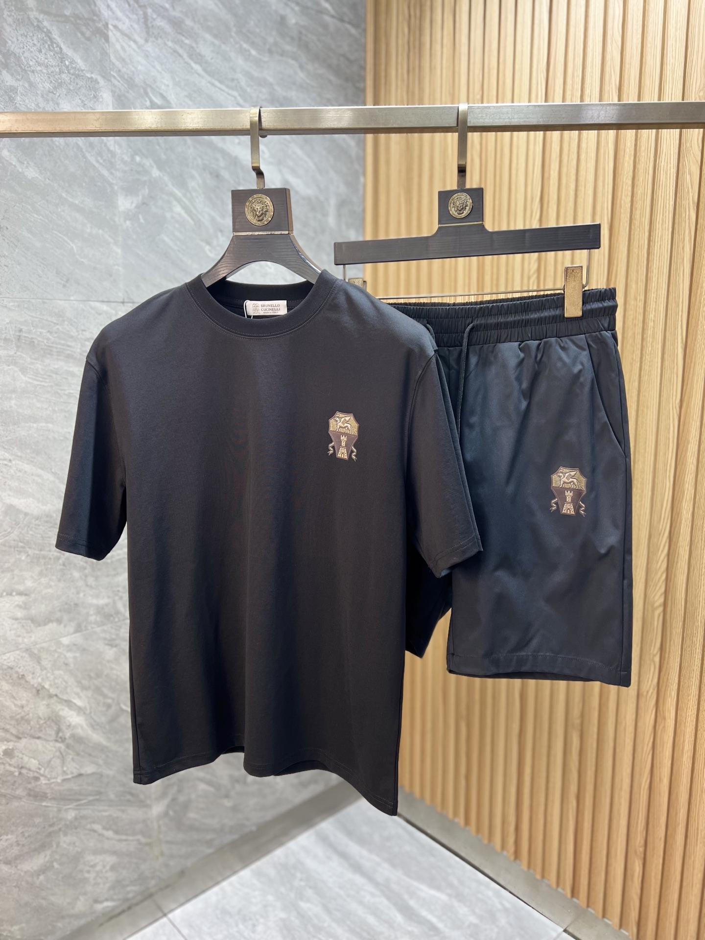 NO:773878,Tops and pants BC 2026 spring and summer new products, complete with three standards, good products without too much introduction, look at the details, counter size M-XXXL, slim fit,,19860909上衣 裤子BC 2026春夏新品上新 三标齐全 好货不用过多介绍 看细节 专柜码数M-XXXL 修身版型,,,Men's clothing