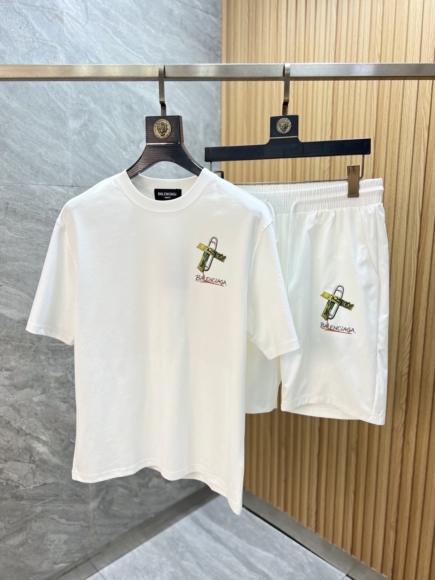 NO:773890,Tops and pants Balenciaga/Balenciaga 2026 spring and summer new products, complete with three labels, good products without too much introduction, look at the details, counter size M-XXXL, slim fit,,balenciaga,balenciaga,19860909上衣 裤子Balenciaga/巴黎世家 2026春夏新品上新 三标齐全 好货不用过多介绍 看细节 专柜码数M-XXXL 修身版型,,balenciaga,balenciaga,,Men's clothing