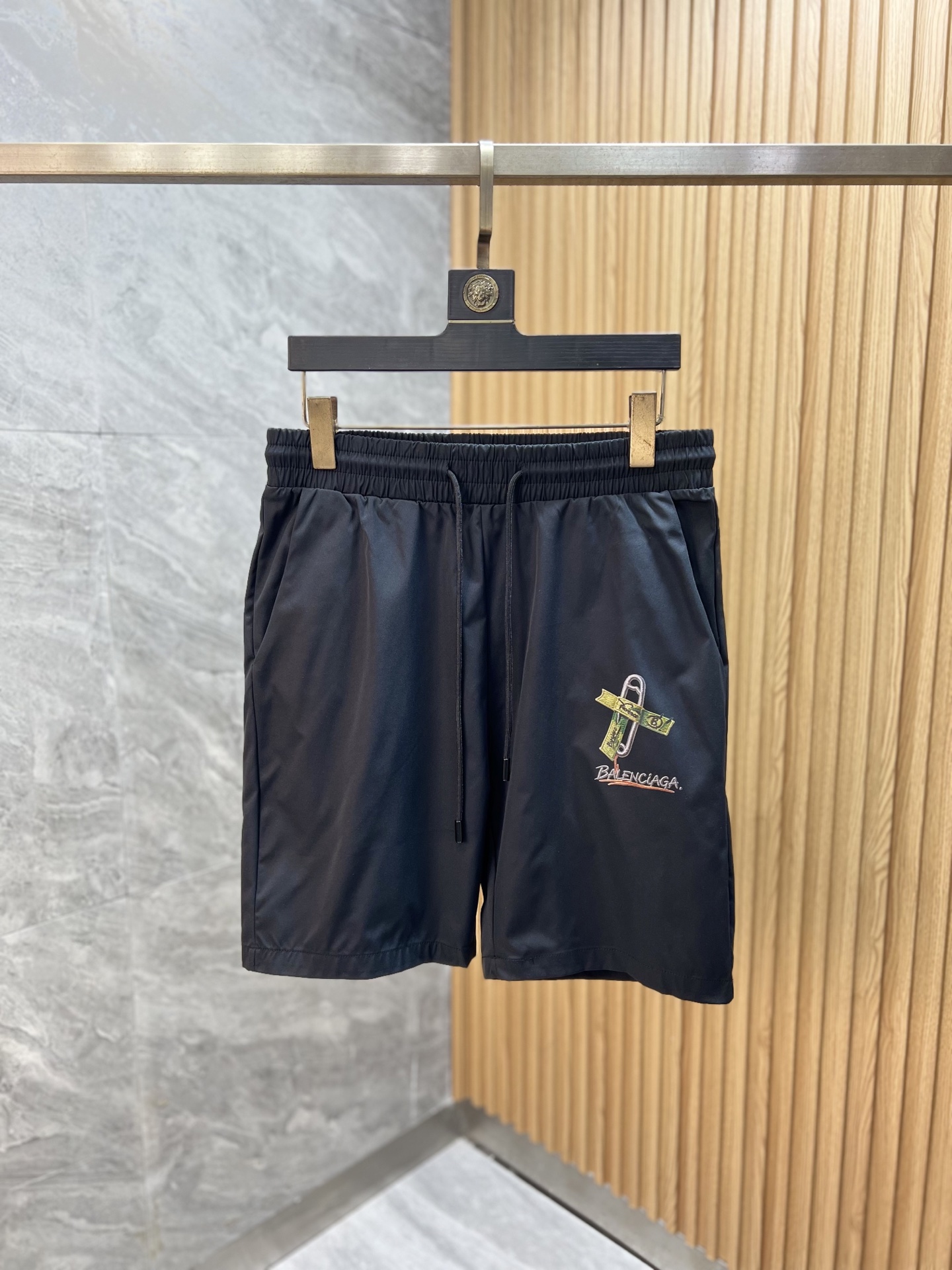 NO:773892,Balenciaga/Balenciaga 2026 spring and summer new products, complete with three labels, shorts, good products, no need to introduce too much, look at the details, counter size M-XXXL, slim fit,,balenciaga,balenciaga,shorts,19860909Balenciaga/巴黎世家 2026春夏新品上新 三标齐全 短裤 好货不用过多介绍 看细节 专柜码数M-XXXL 修身版型,,balenciaga,balenciaga,shorts,,Men's clothing