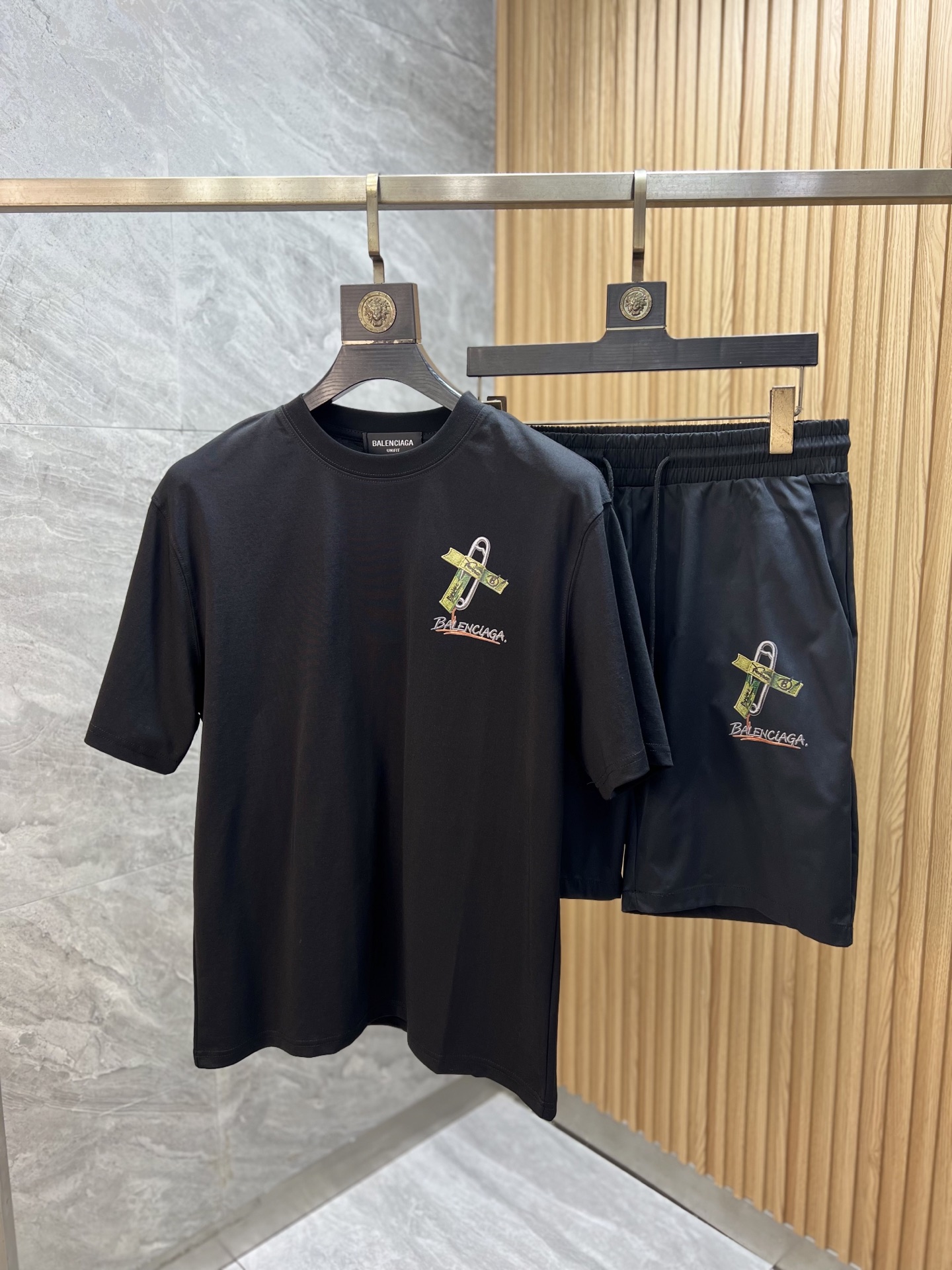 NO:773894,Tops and pants Balenciaga/Balenciaga 2026 spring and summer new products, complete with three labels, good products without too much introduction, look at the details, counter size M-XXXL, slim fit,,balenciaga,balenciaga,19860909上衣 裤子Balenciaga/巴黎世家 2026春夏新品上新 三标齐全 好货不用过多介绍 看细节 专柜码数M-XXXL 修身版型,,balenciaga,balenciaga,,Men's clothing
