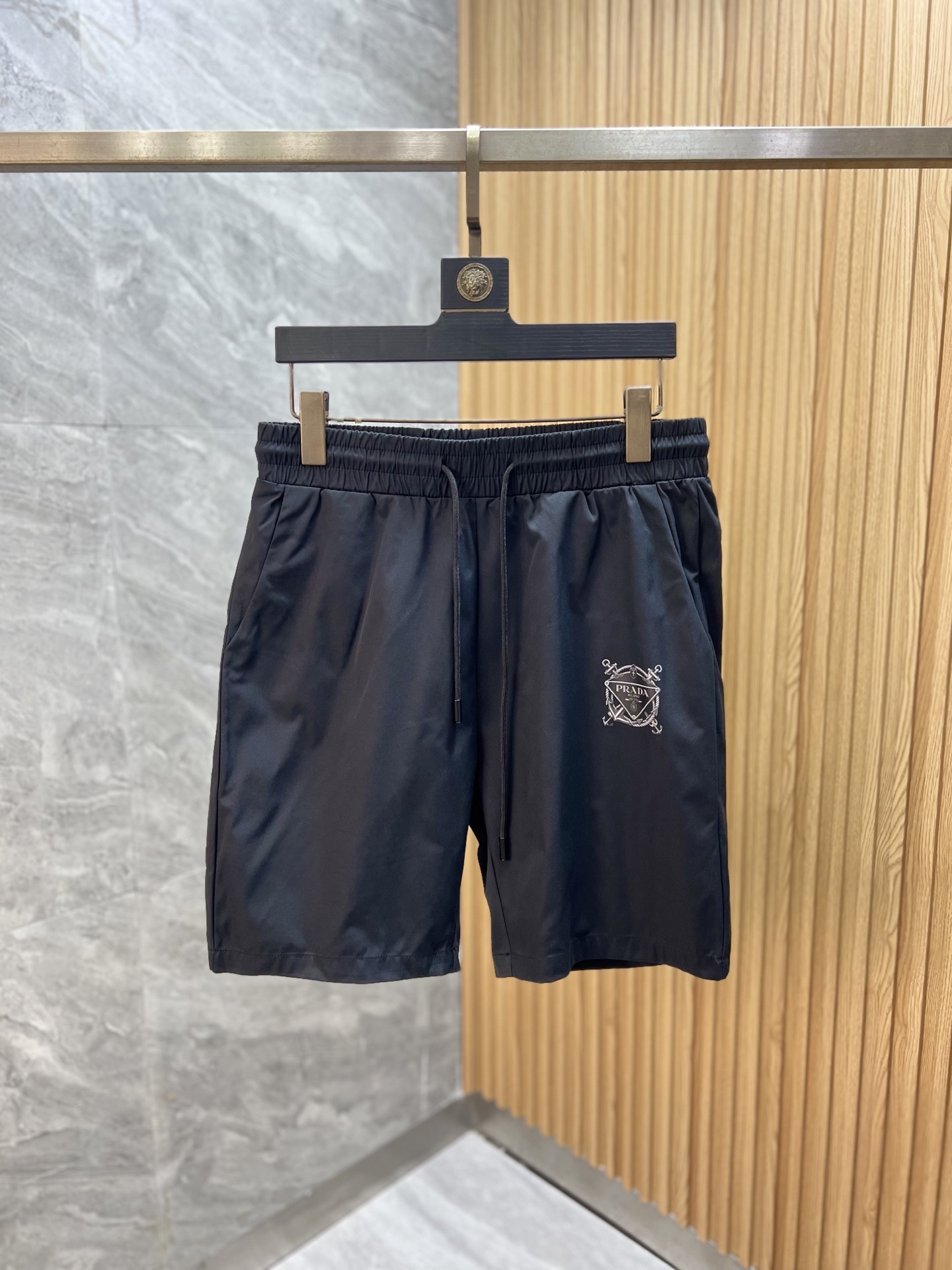 NO:773883,Prada/Prada 2026 new spring and summer new products, complete with three labels, shorts, good products, no need to introduce too much, look at the details, counter size M-XXXL, slim fit,, prada, prada, shorts,19860909Prada/普拉达 2026春夏新品上新 三标齐全 短裤 好货不用过多介绍 看细节 专柜码数M-XXXL 修身版型,,prada,prada,shorts,,Men's clothing