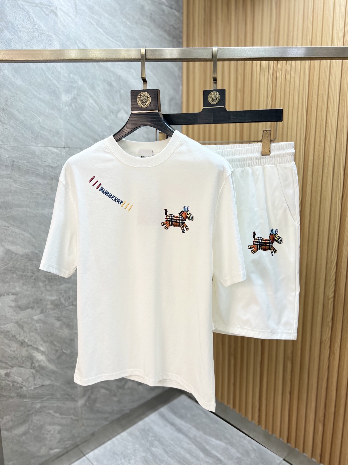 NO:773896,Tops, pants, Burberry/Burberry 2026 spring and summer new products, complete with three labels, no need to introduce too much good products, look at the details, counter size M-XXXL, slim fit,,burberry,burberry,19860909上衣 裤子Burberry/巴宝莉 2026春夏新品上新 三标齐全 好货不用过多介绍 看细节 专柜码数M-XXXL 修身版型,,burberry,burberry,,Men's clothing