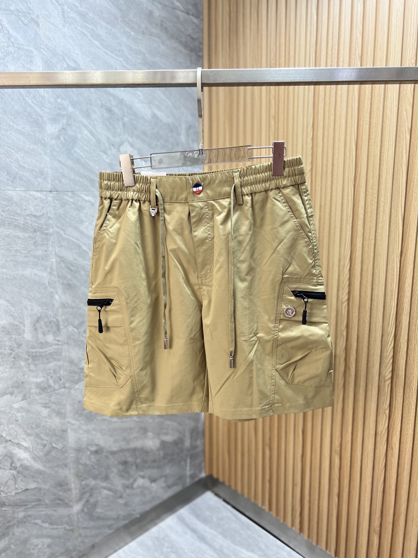 NO:926790,TB 2026 spring and summer new products, complete with three labels, overalls, shorts, no need to introduce too much good products, look at the details, counter size M-XXXL,,shorts,19860909TB 2026春夏新品上新 三标齐全 工装裤 五分短裤 好货不用过多介绍 看细节 专柜码数M-XXXL,,shorts,,Men's clothing