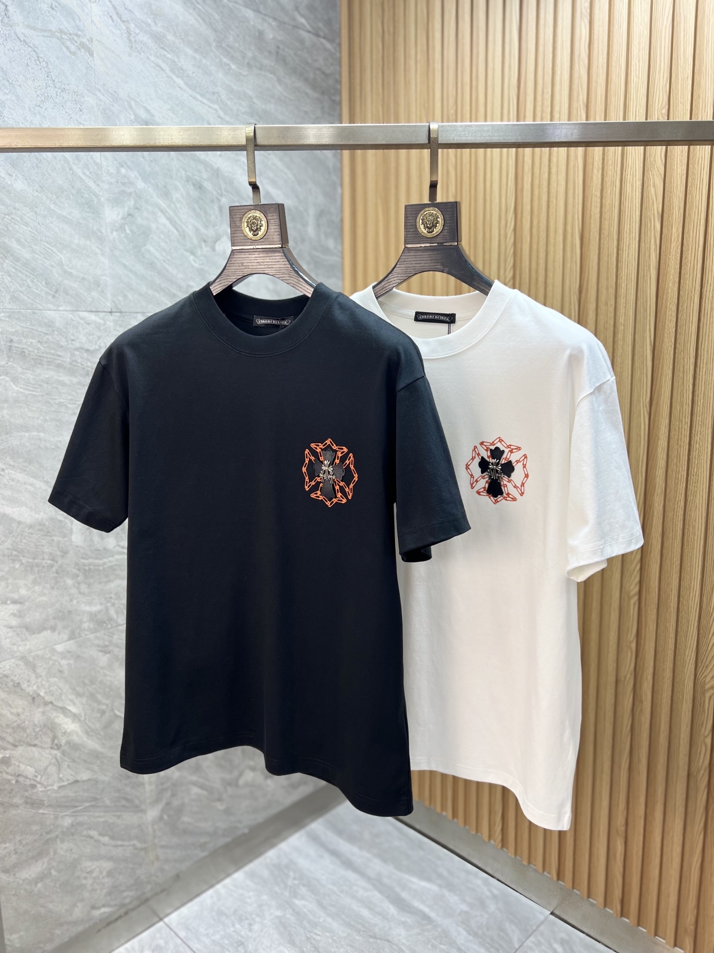 NO:757336,Ch/Chrome Hearts 2026 spring and summer new products, complete with three labels, pure cotton short-sleeved T-shirt, good product, no need to introduce too much, look at the details, counter size S-XXXL 175/recommended M,, chrome hearts, T-shirt, tees, t-shirt,19860909Ch/克罗心 2026春夏新品 三标齐全 纯棉短袖T恤 好货不用过多介绍 看细节 专柜码数S-XXXL 175/建议M,,chrome hearts,T-shirt,tees，t-shirt,,Men's clothing