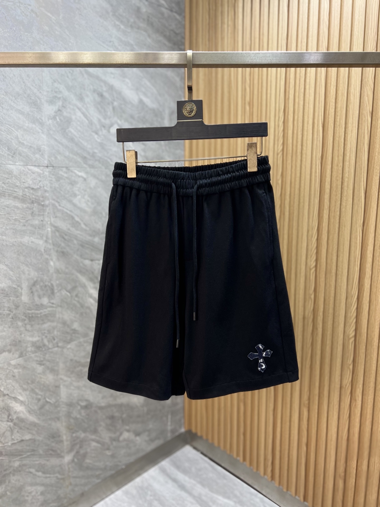 NO:760172,Ch/Chrome Hearts 2026 spring and summer new products, complete with three labels, elastic band five-point casual pants and shorts, good products without too much introduction, look at the details, counter size M-XXXXL / upper body recommended L,, chrome hearts, shorts,19860909Ch/克罗心 2026春夏新品 三标齐全 松紧带五分休闲裤短裤 好货不用过多介绍 看细节 专柜码数M-XXXXL /上身建议L,,chrome hearts,shorts,,Men's clothing
