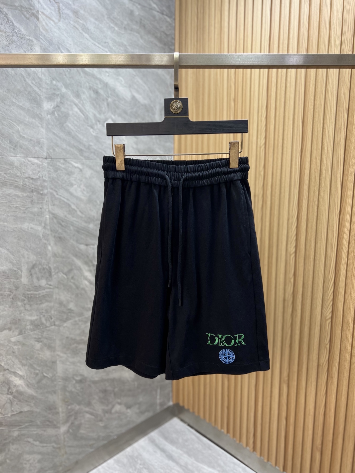 NO:760180,Dior/Dior 2026 spring and summer new products, complete with three labels, elastic band, casual pants and shorts, no need to introduce too much about the good products, look at the details, counter size M-XXXXL / upper body recommended L,, dior, dior, shorts,19860909Dior/迪奥 2026春夏新品 三标齐全 松紧带五分休闲裤短裤 好货不用过多介绍 看细节 专柜码数M-XXXXL /上身建议L,,dior,dior,shorts,,Men's clothing