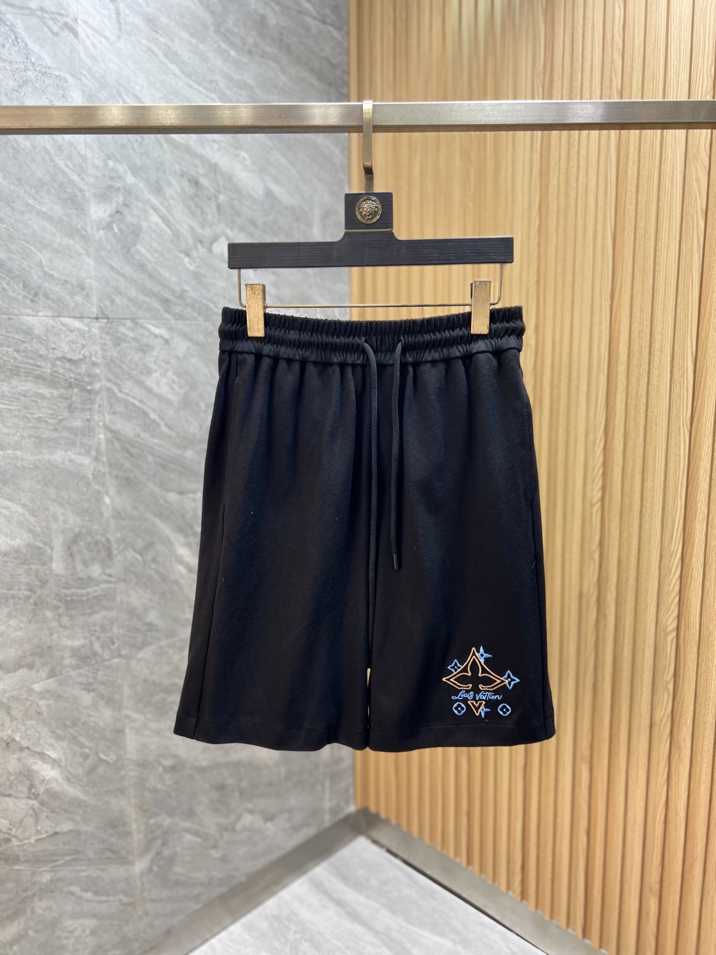 NO:760193,LV/Louis Vuitton 2026 spring and summer new products, complete with three labels, elastic band five-point casual pants and shorts, good products need no introduction, look at the details, counter size M-XXXXL / upper body recommended L,, louis vuitton, louis vuitton, shorts,19860909LV/路易威登 2026春夏新品 三标齐全 松紧带五分休闲裤短裤 好货不用过多介绍 看细节 专柜码数M-XXXXL /上身建议L,,louis vuitton,louis vuitton,shorts,,Men's clothing