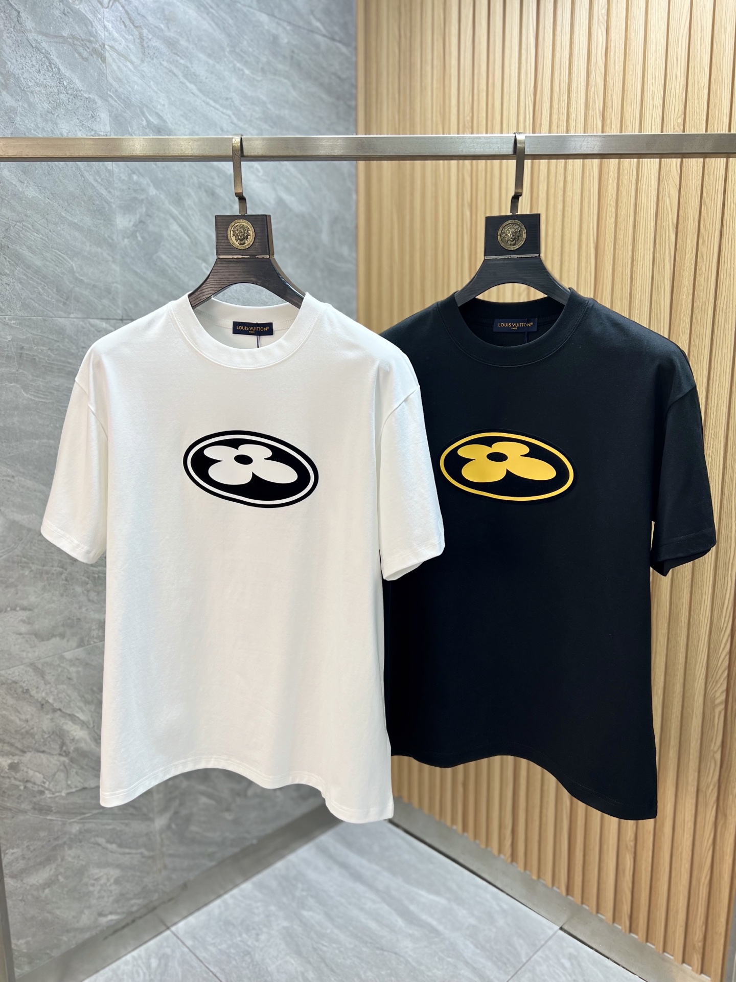 NO:760237,LV/Louis Vuitton 2026 spring and summer new products, complete with three labels, pure cotton short-sleeved T-shirt, good product, no need to introduce too much, look at the details, counter size S-XXXL 175/recommended M,, louis vuitton, louis vuitton, T-shirt, tees, t-shirt,19860909LV/路易威登 2026春夏新品 三标齐全 纯棉短袖T恤 好货不用过多介绍 看细节 专柜码数S-XXXL 175/建议M,,louis vuitton,louis vuitton,T-shirt,tees，t-shirt,,Men's clothing