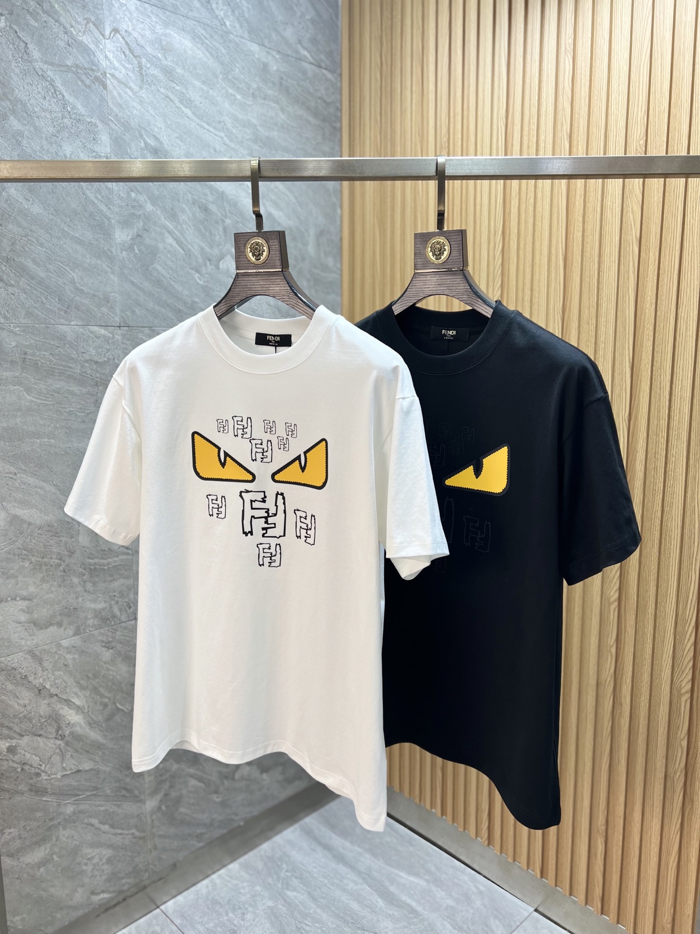 NO:760223,Fendi/Fendi 2026 spring and summer new products, complete with three labels, pure cotton short-sleeved T-shirt, good product without too much introduction, look at the details, counter size S-XXXL 175/recommended M,,fendi,fendi,T-shirt,tees,t-shirt,19860909Fendi/芬迪 2026春夏新品 三标齐全 纯棉短袖T恤 好货不用过多介绍 看细节 专柜码数S-XXXL 175/建议M,,fendi,fendi,T-shirt,tees，t-shirt,,Men's clothing