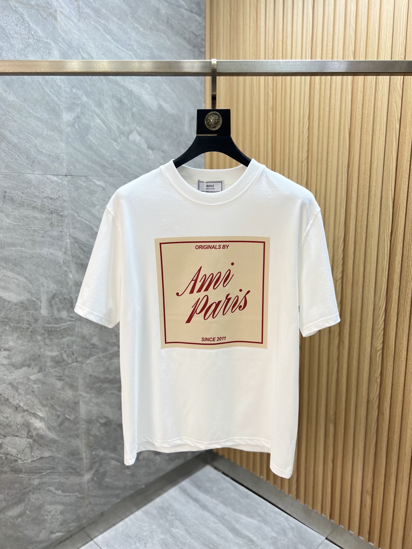NO:831967,Ami's 2026 spring and summer new products are available. Complete with three labels. Pure cotton round neck short-sleeved T-shirt. Good product. No need to introduce too much. Look at the details. Counter size M-XXXL / Recommended L. Loose fit, T-shirt, tees, t-shirt,19860909Ami 2026年春夏新品上新 三标齐全 纯棉圆领短袖T恤 好货不用过多介绍 看细节 专柜码数M-XXXL /建议L 宽松版型,,T-shirt,tees，t-shirt,,Men's clothing