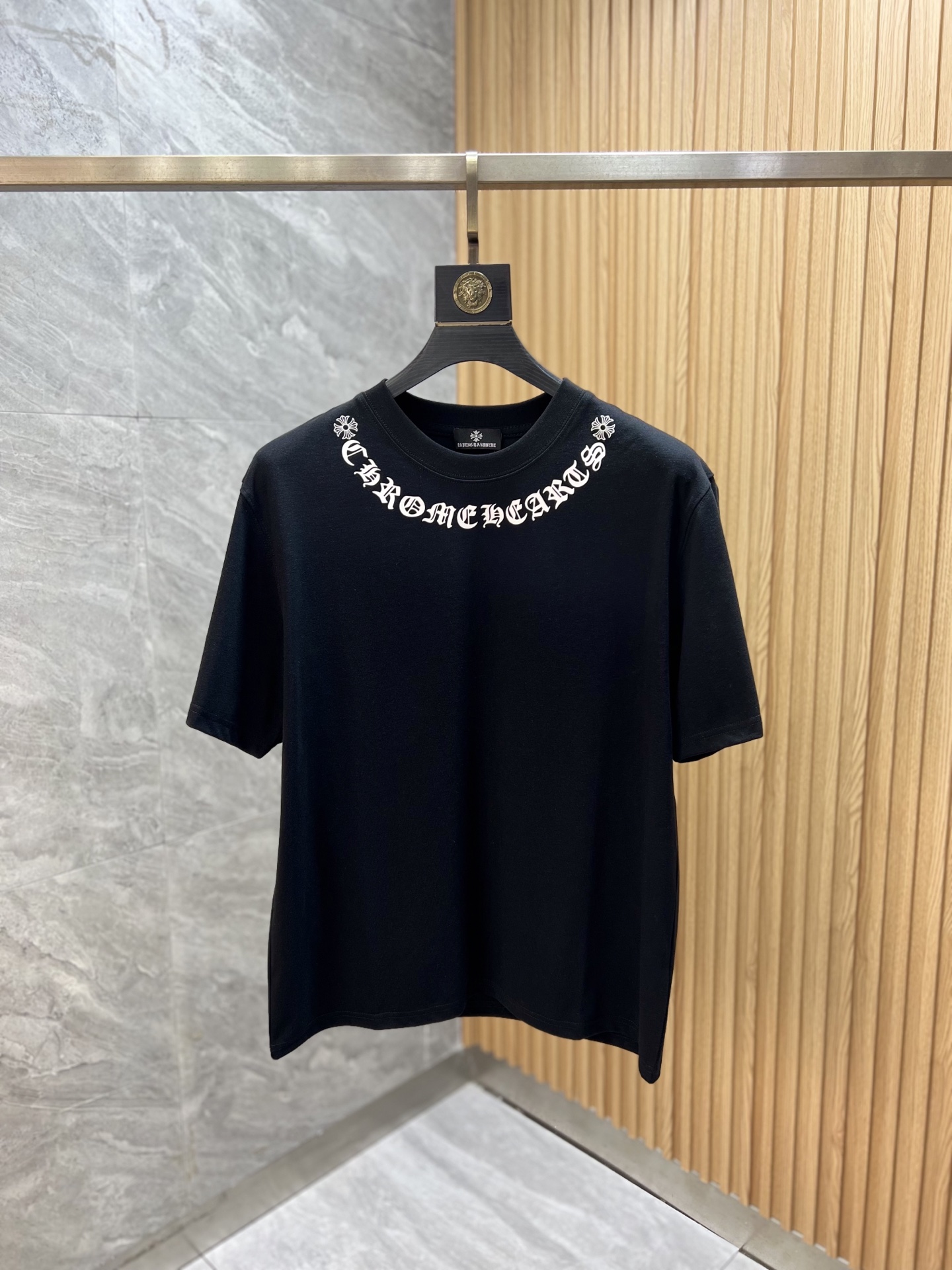 NO:831985,ch/Chrome Hearts 2026 spring and summer new products, complete with three labels, pure cotton round neck short-sleeved T-shirt, good product without too much introduction, look at the details, counter size M-XXXL / recommended L, loose fit, chrome hearts, T-shirt, tees, t-shirt,19860909ch/克罗心 2026年春夏新品上新 三标齐全 纯棉圆领短袖T恤 好货不用过多介绍 看细节 专柜码数M-XXXL /建议L 宽松版型,,chrome hearts,T-shirt,tees，t-shirt,,Men's clothing
