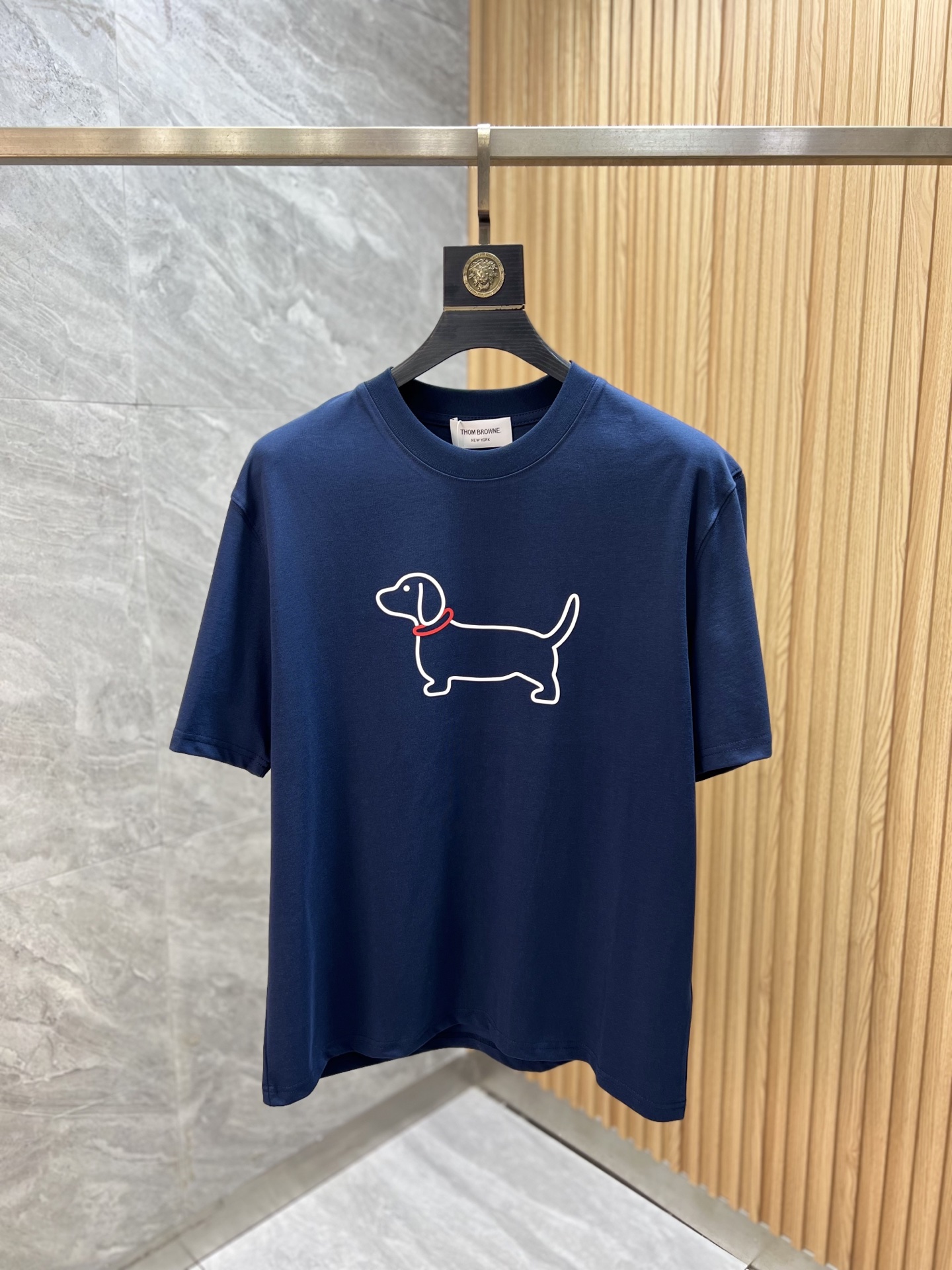 NO:831993,TB 2026 spring and summer new products, complete with three standards, pure cotton round neck short-sleeved T-shirt, good product, no need to introduce too much, look at the details, counter size M-XXXL / recommended L, loose fit, T-shirt, tees, t-shirt,19860909TB 2026年春夏新品上新 三标齐全 纯棉圆领短袖T恤 好货不用过多介绍 看细节 专柜码数M-XXXL /建议L 宽松版型,,T-shirt,tees，t-shirt,,Men's clothing