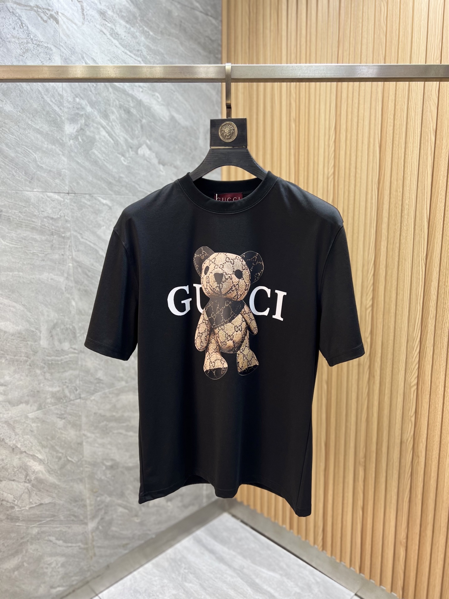 NO:929218,Gucci/Gucci 2026 spring and summer new products, complete with three labels, mercerized cotton round neck short-sleeved T-shirt, good product does not need to be introduced too much, look at the details, counter size M-XXXL / recommended L,, gucci, T-shirt, tees, t-shirt,19860909Gucci/古奇 2026年春夏新品上新 三标齐全 丝光棉圆领短袖T恤 好货不用过多介绍 看细节 专柜码数M-XXXL /建议L,,gucci,T-shirt,tees，t-shirt,,Men's clothing