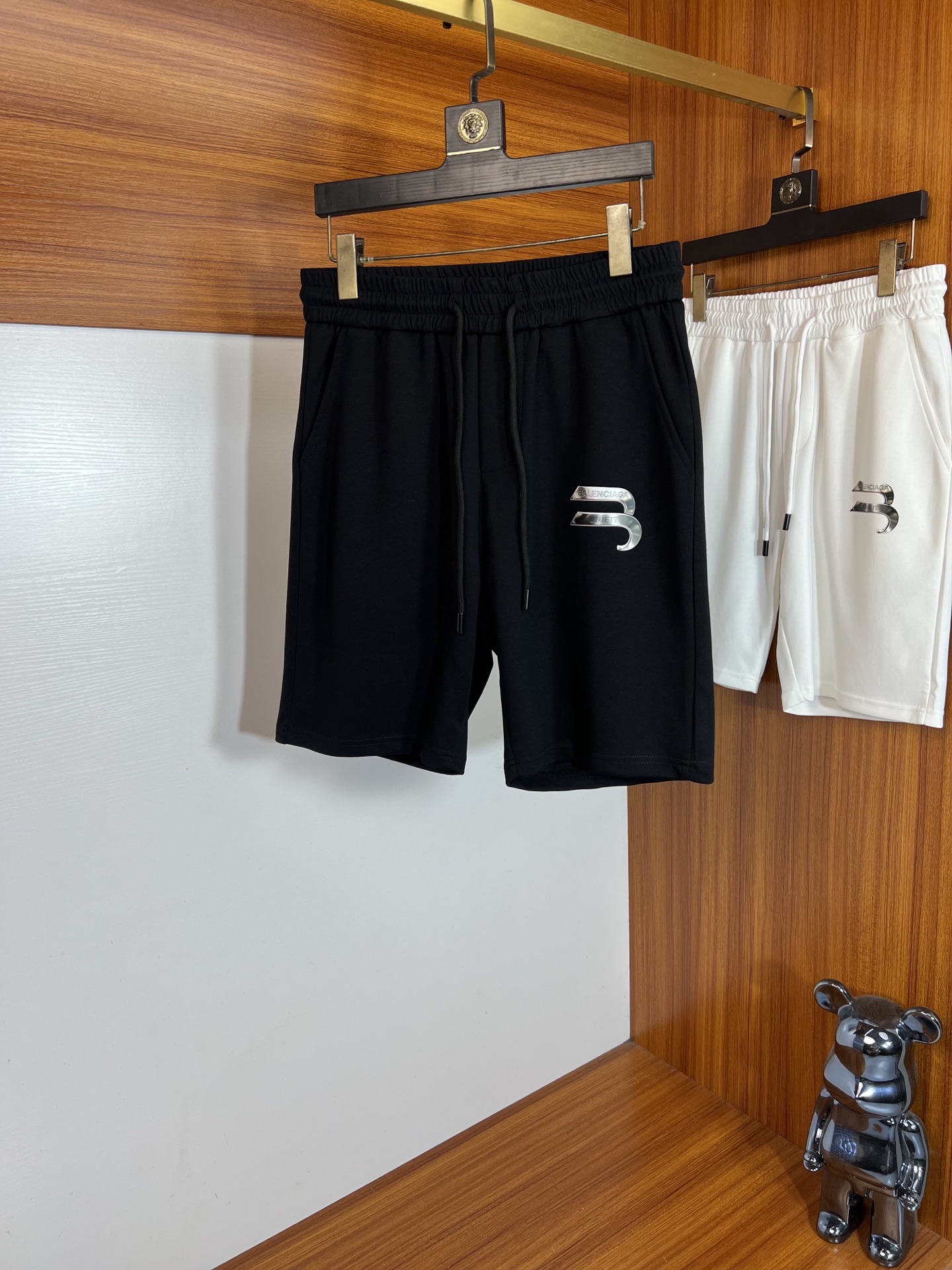 NO:929285,Balenciaga/Balenciaga 2026 spring and summer new products, complete with three standards, five-point shorts, good products without too much introduction, look at the details, counter size M-XXXL / upper body recommendation L,, balenciaga, balenciaga, shorts,19860909Balenciaga/巴黎世家 2026春夏新品 三标齐全 五分短裤 好货不用过多介绍 看细节 专柜码数M-XXXL /上身建议L,,balenciaga,balenciaga,shorts,,Men's clothing