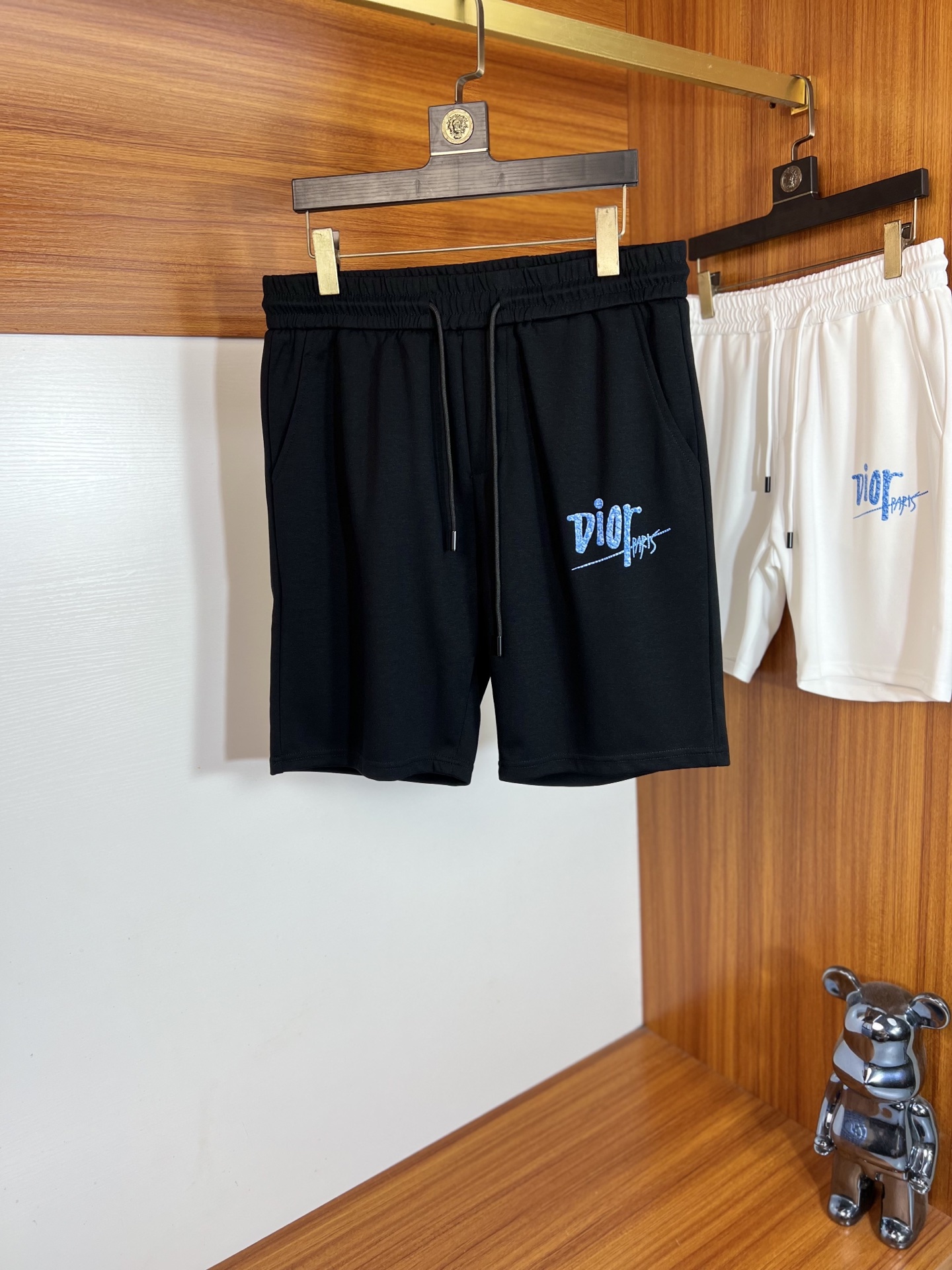 NO:929295,Dior/Dior 2026 spring and summer new products, complete with three standards, five-point shorts, good products, no need to introduce too much, look at the details, counter size M-XXXL / upper body recommended L,, dior, dior, shorts,19860909Dior/迪奥 2026春夏新品 三标齐全 五分短裤 好货不用过多介绍 看细节 专柜码数M-XXXL /上身建议L,,dior,dior,shorts,,Men's clothing
